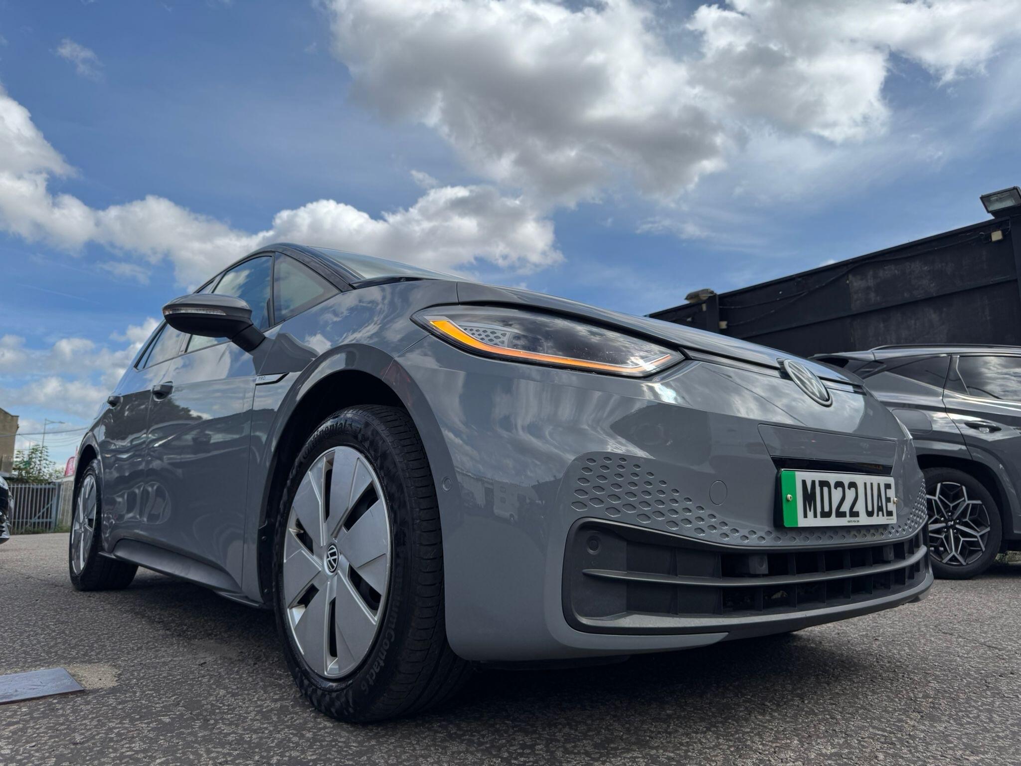 Volkswagen Id.3 view 12