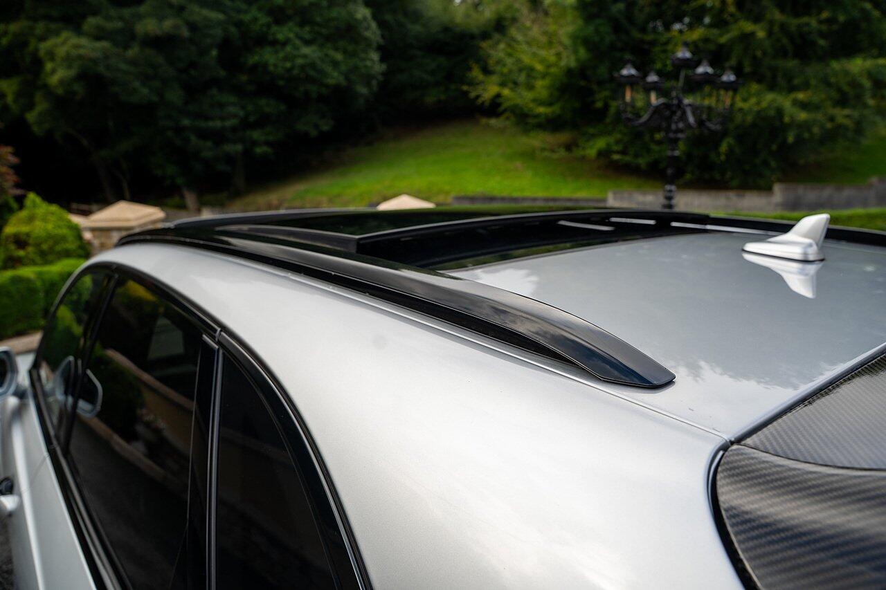 Bentley Bentayga view 105