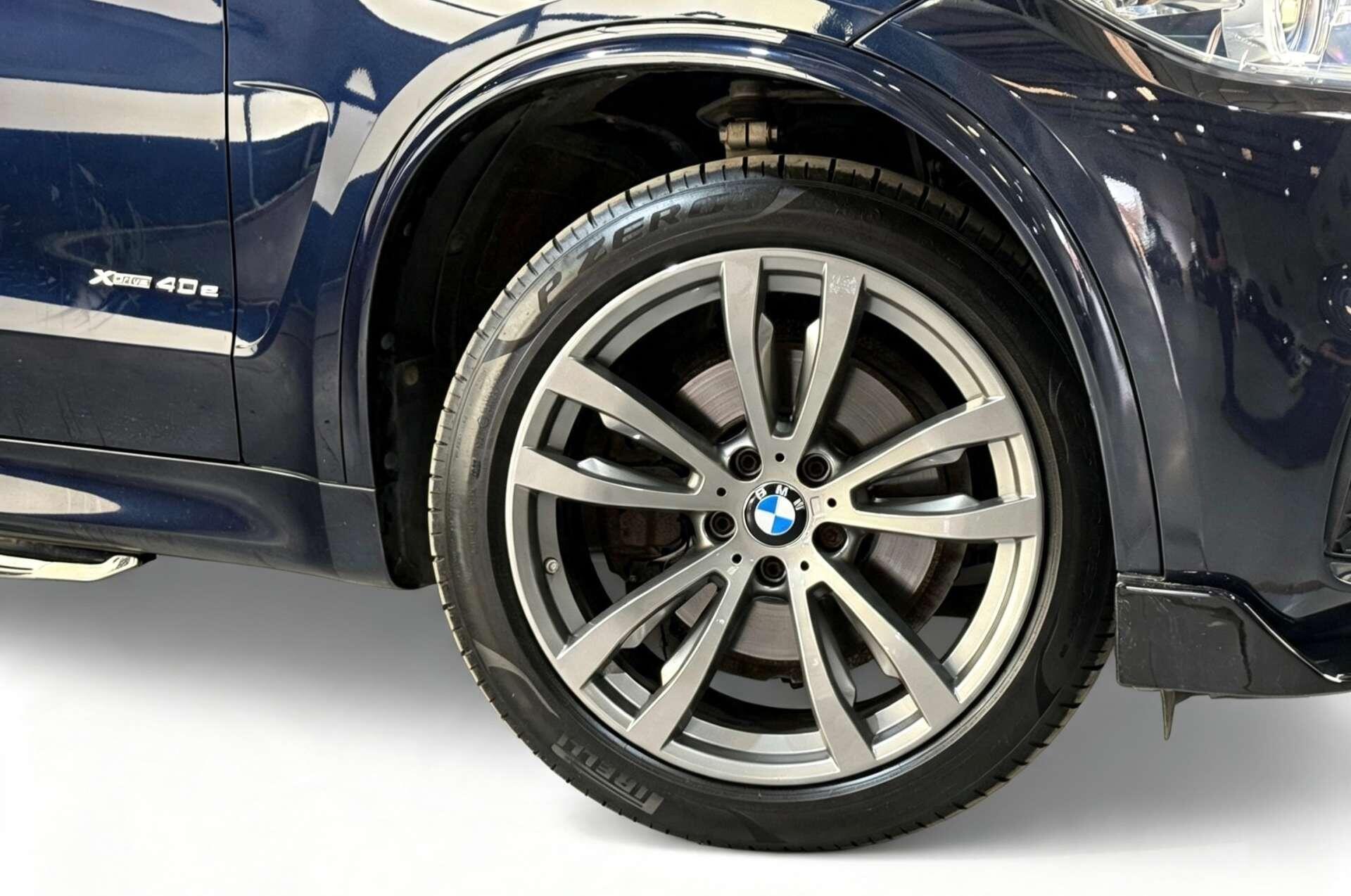 BMW X5 view 3