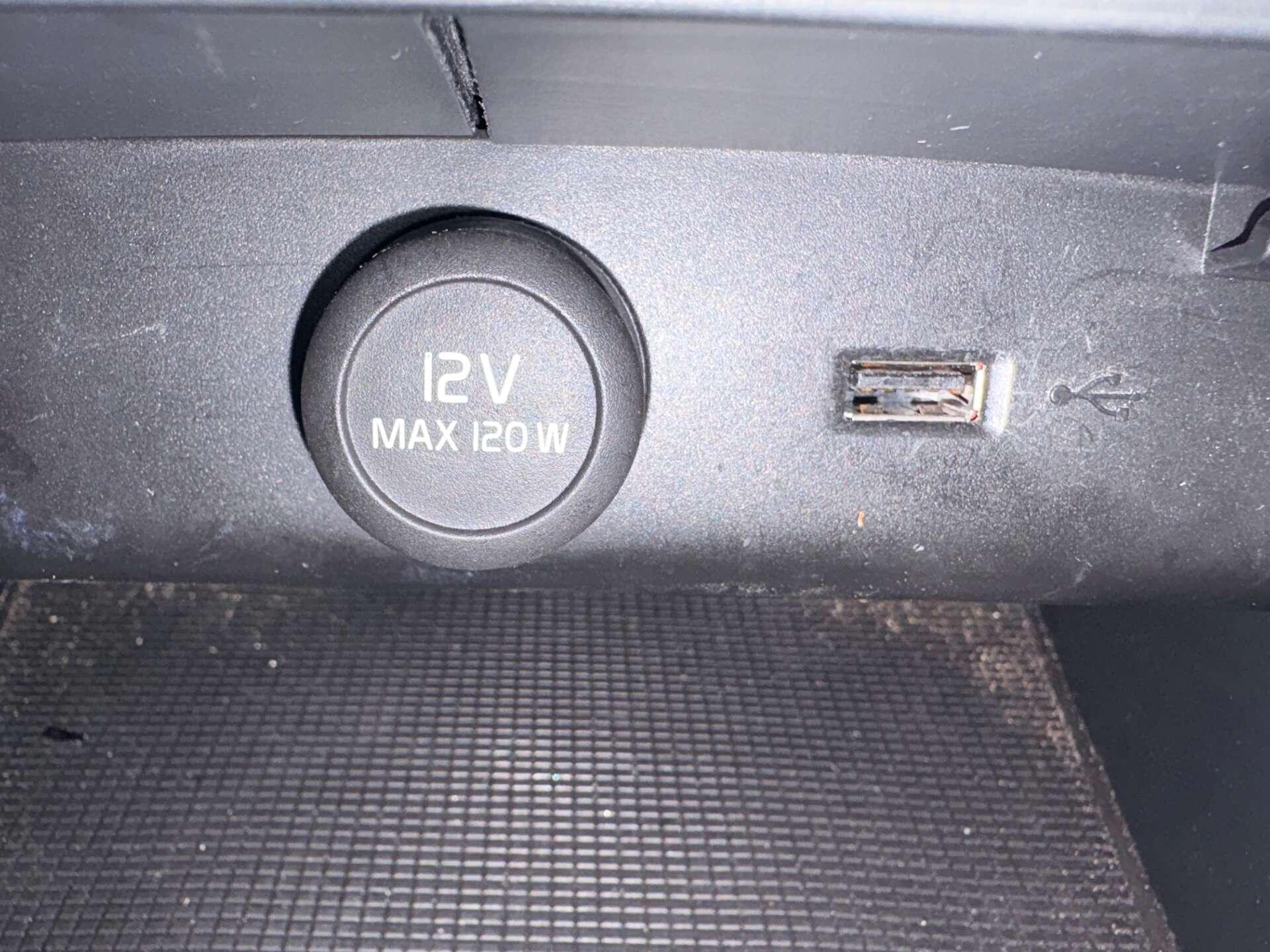 Volvo XC40 view 32