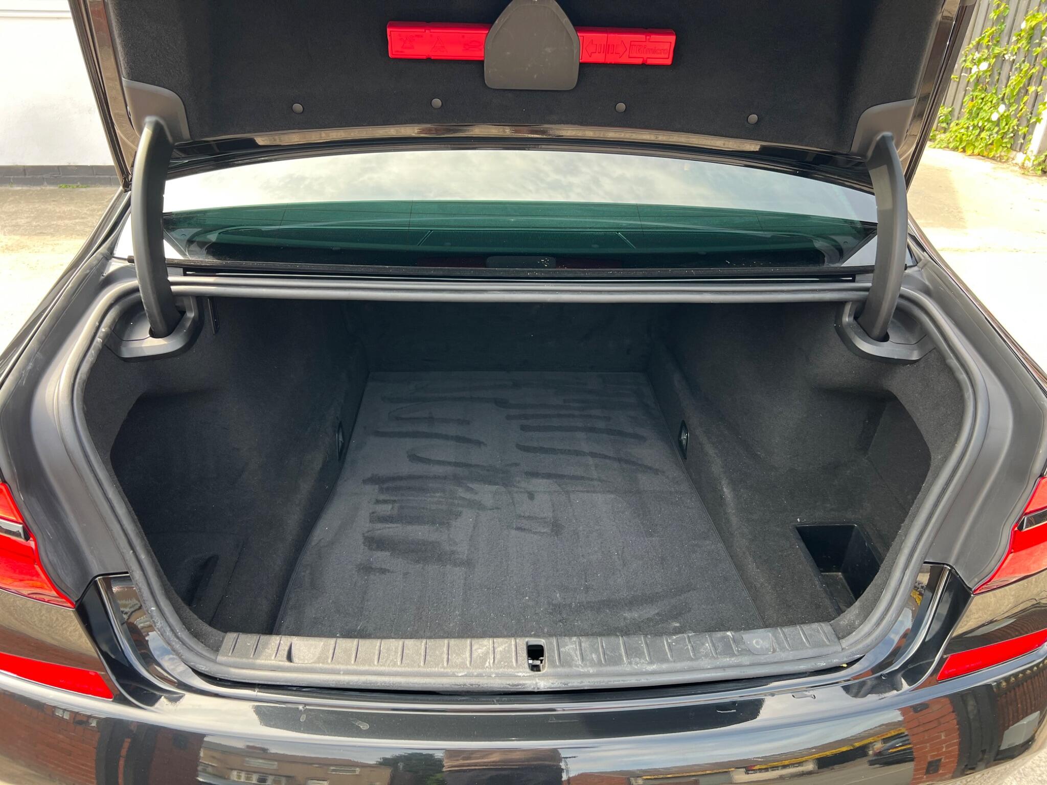 BMW 7 Series view 73