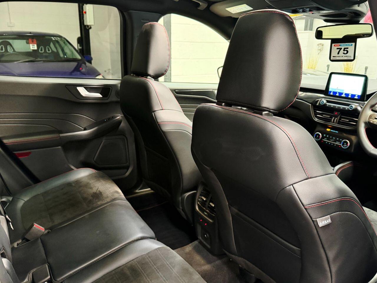 Ford Kuga view 34