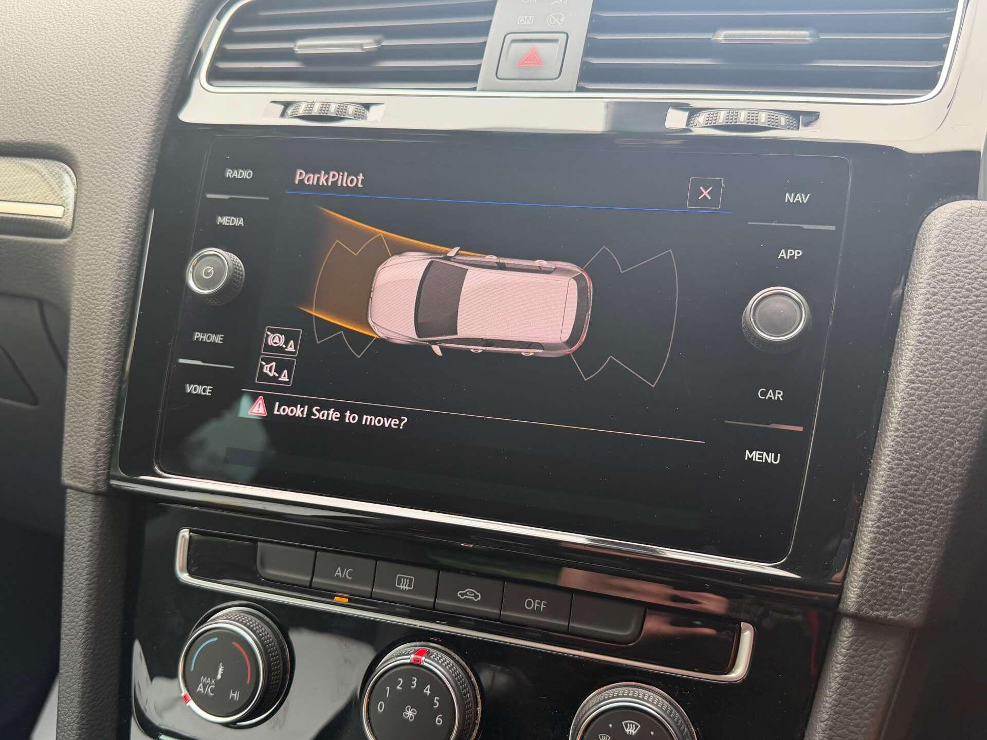Volkswagen Golf view 22