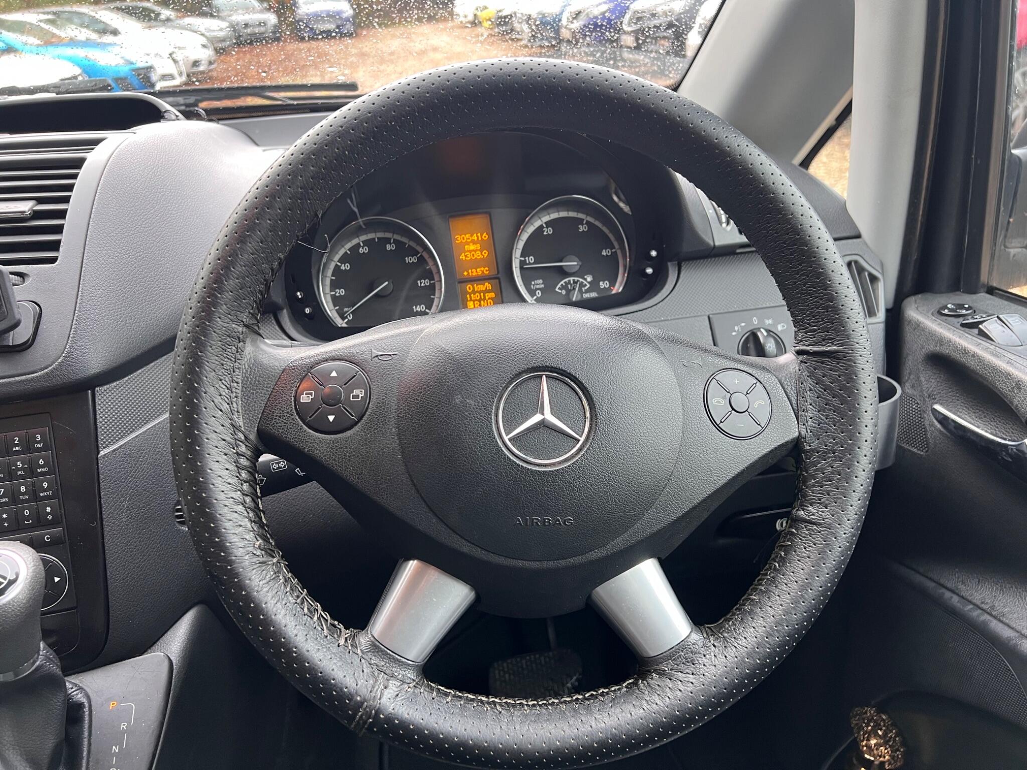 Mercedes-Benz Vito view 20