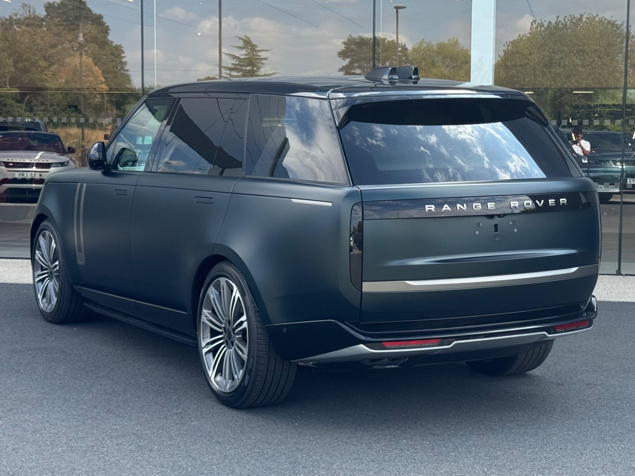 Land Rover Range Rover view 6
