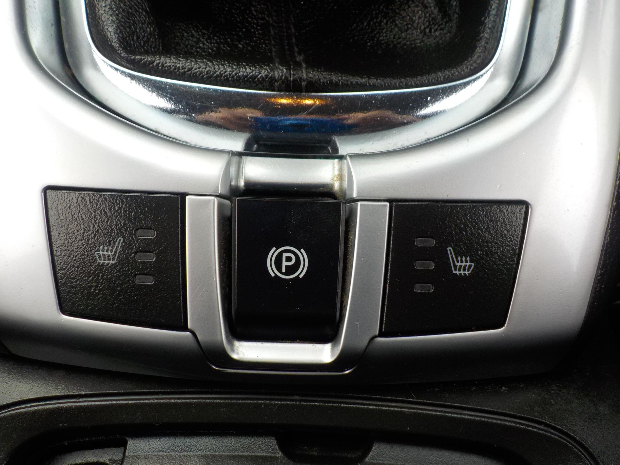 Vauxhall Antara 2.2 CDTi Exclusiv 4WD Euro 5 (s/s) 5dr