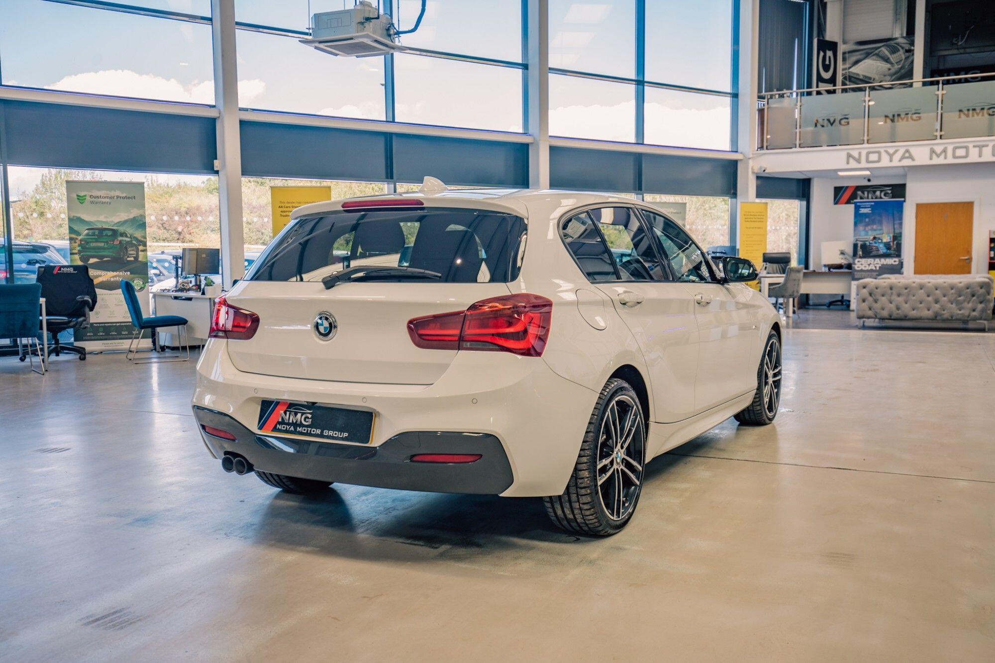 BMW 1 Series view 24