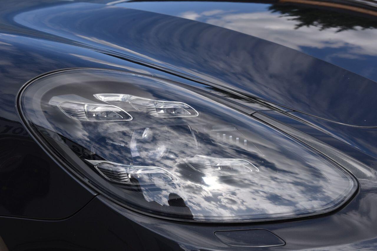 Porsche Panamera view 12