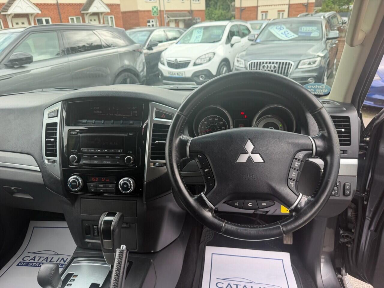 Mitsubishi Shogun view 4