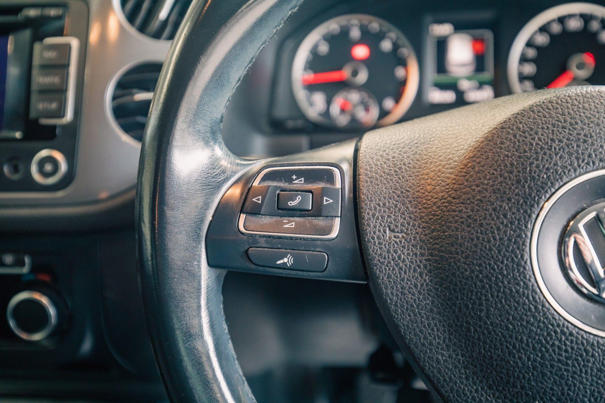 Volkswagen Tiguan view 12