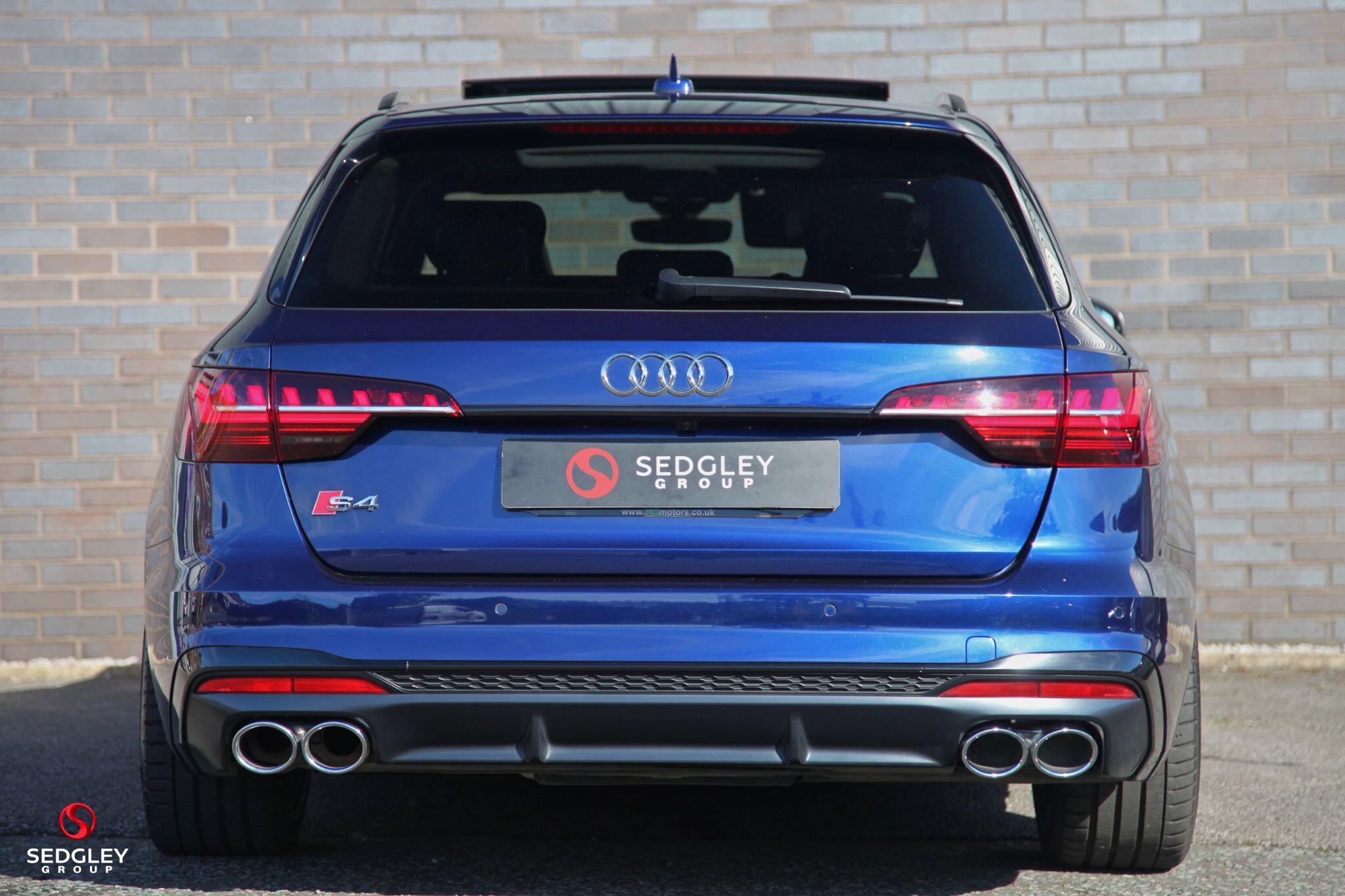 Audi S4 view 6