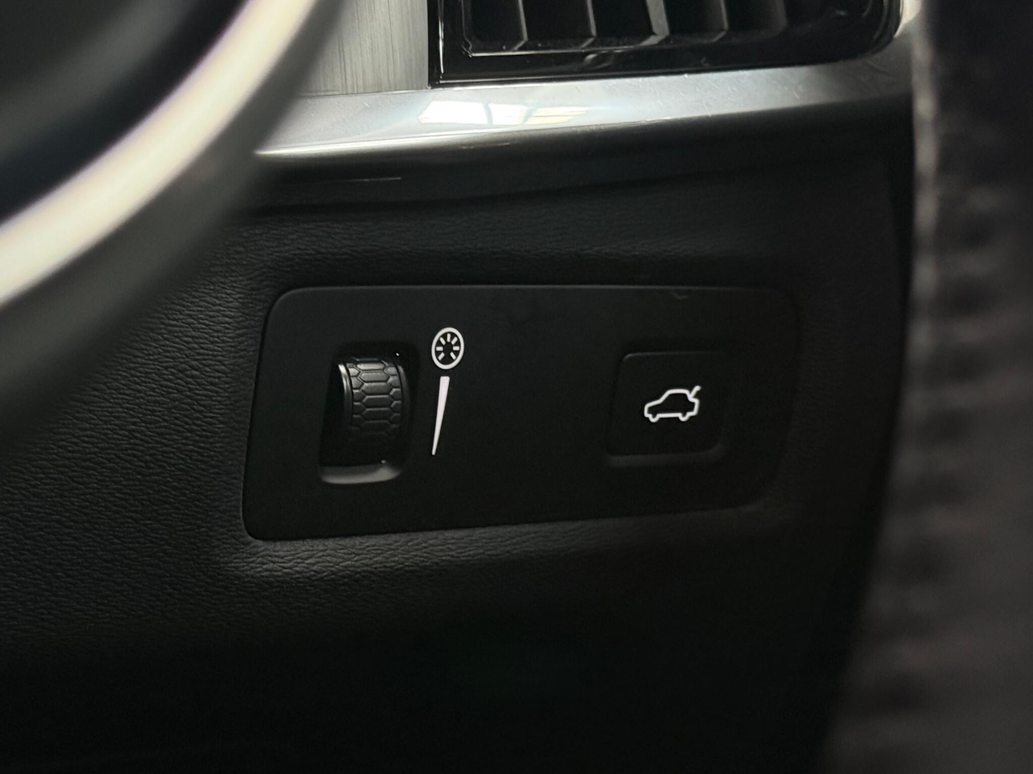 Volvo S90 view 19