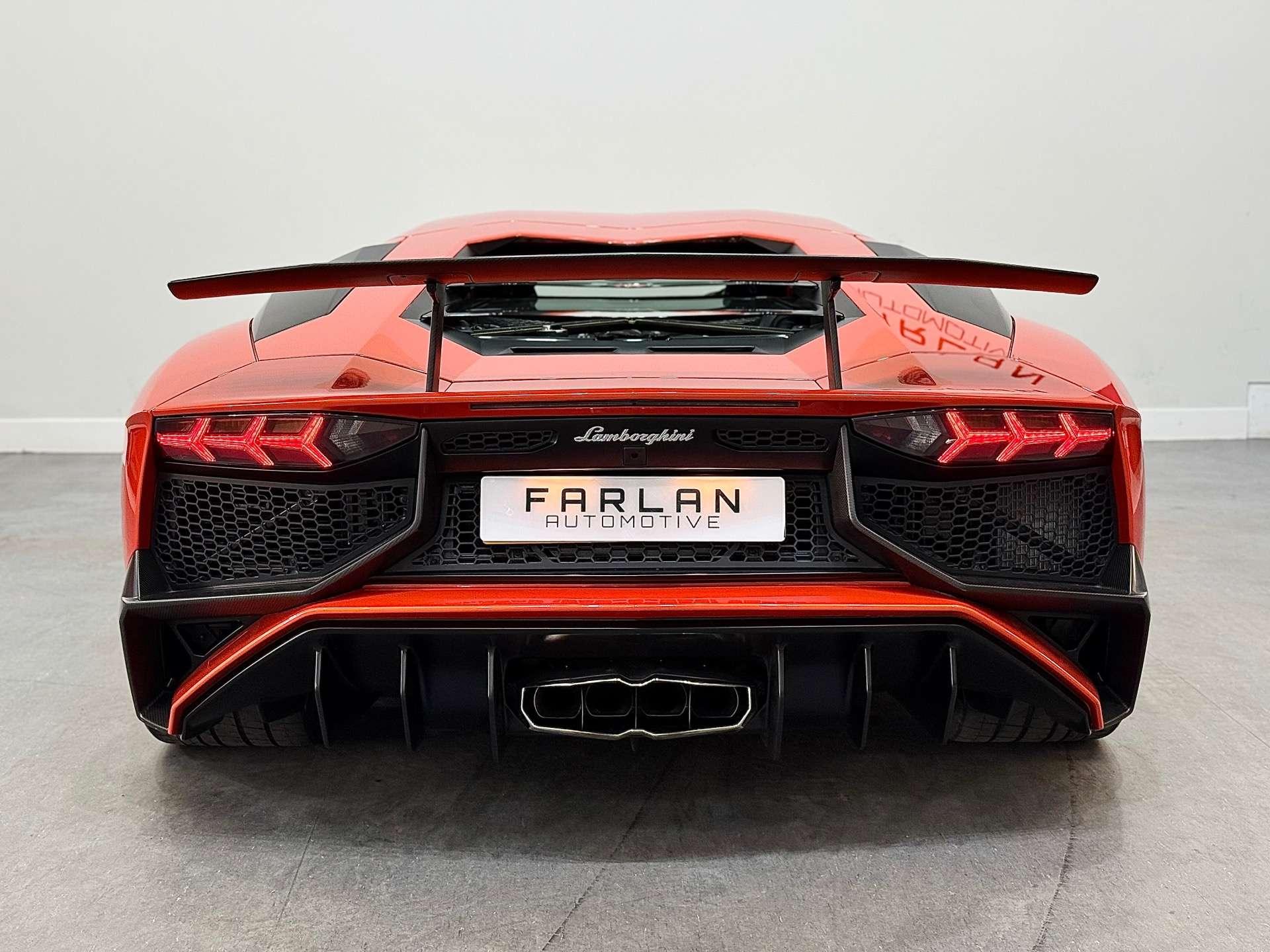 Lamborghini Aventador view 29