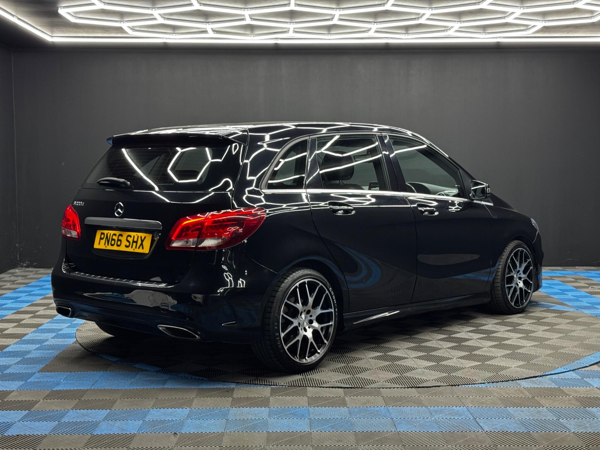 Mercedes-Benz B-Class view 5