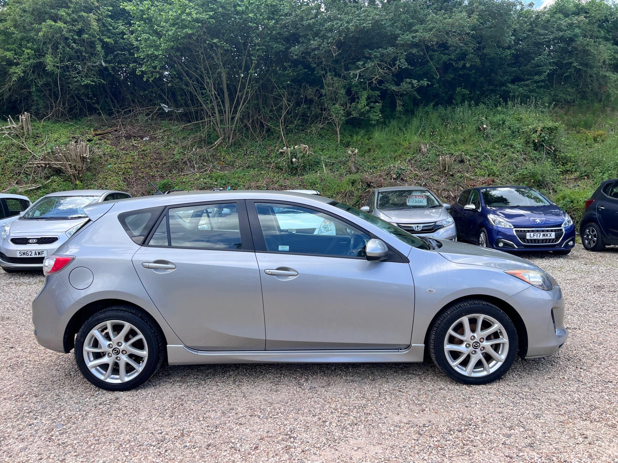 Mazda Mazda3 view 11