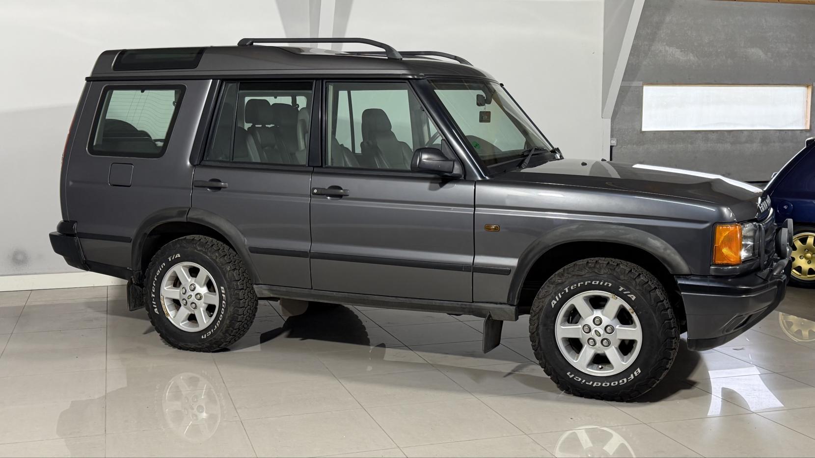 Land Rover Discovery 4 view 7