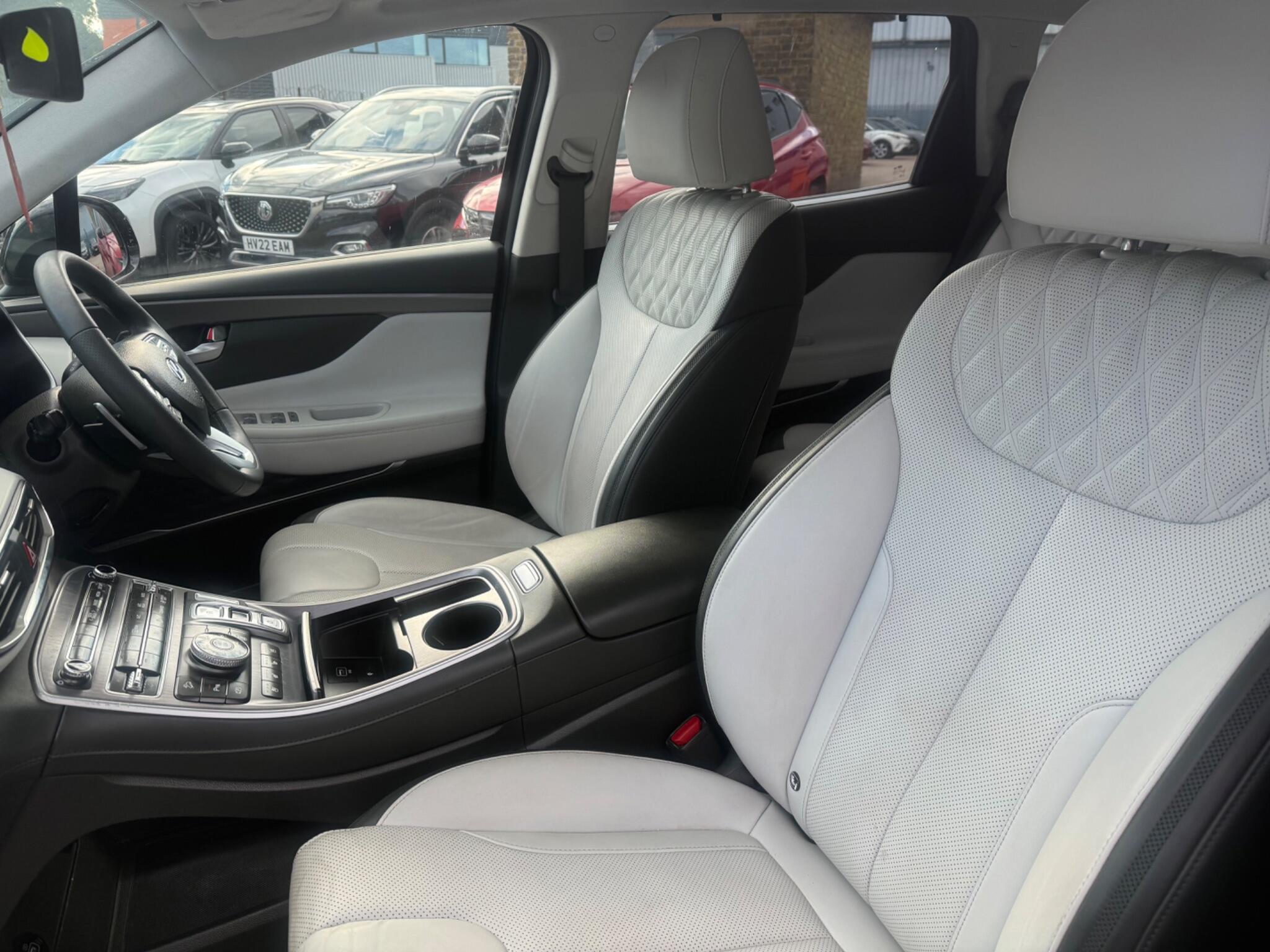 Hyundai Santa Fe view 13