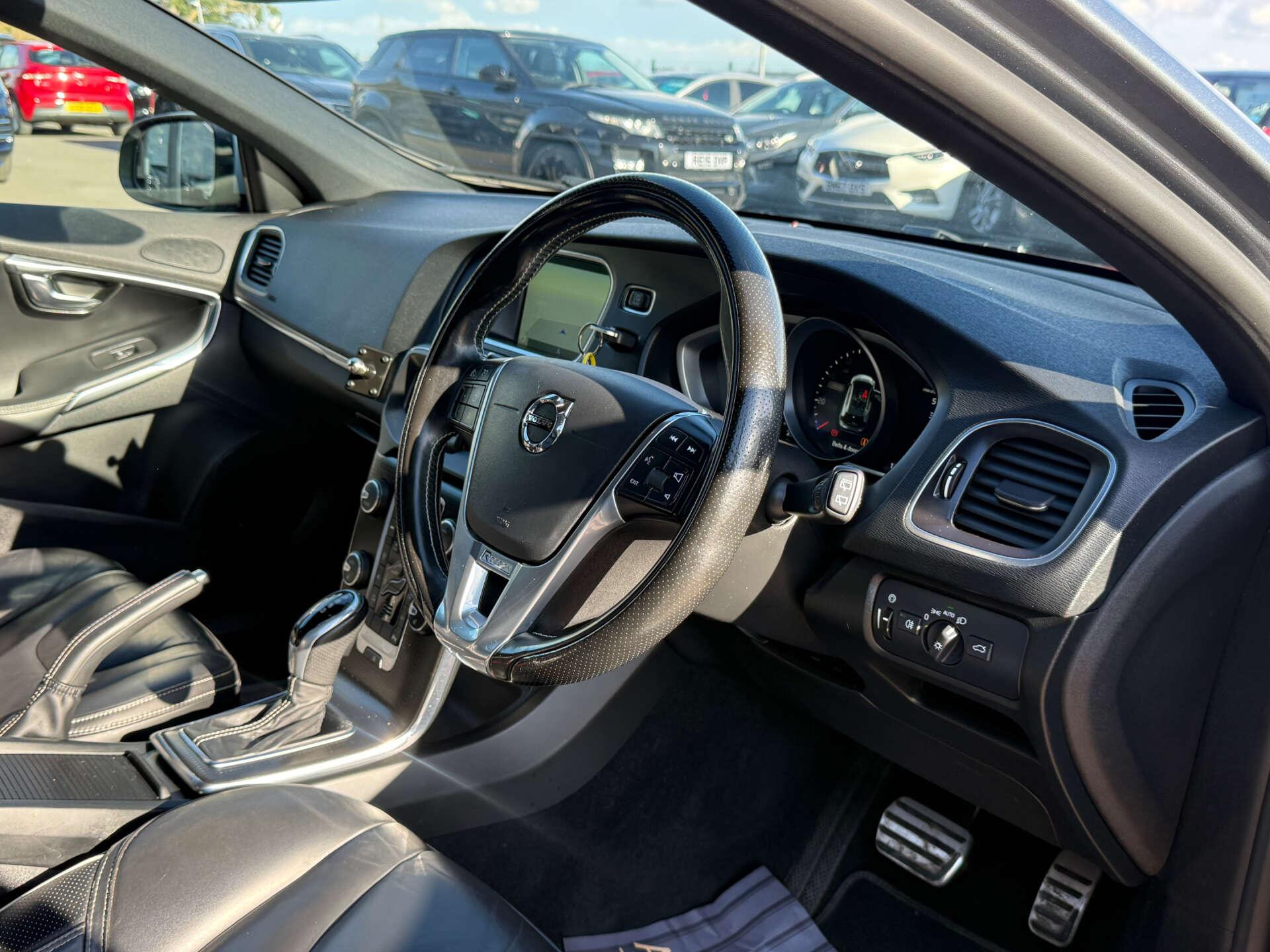 Volvo V40 view 24