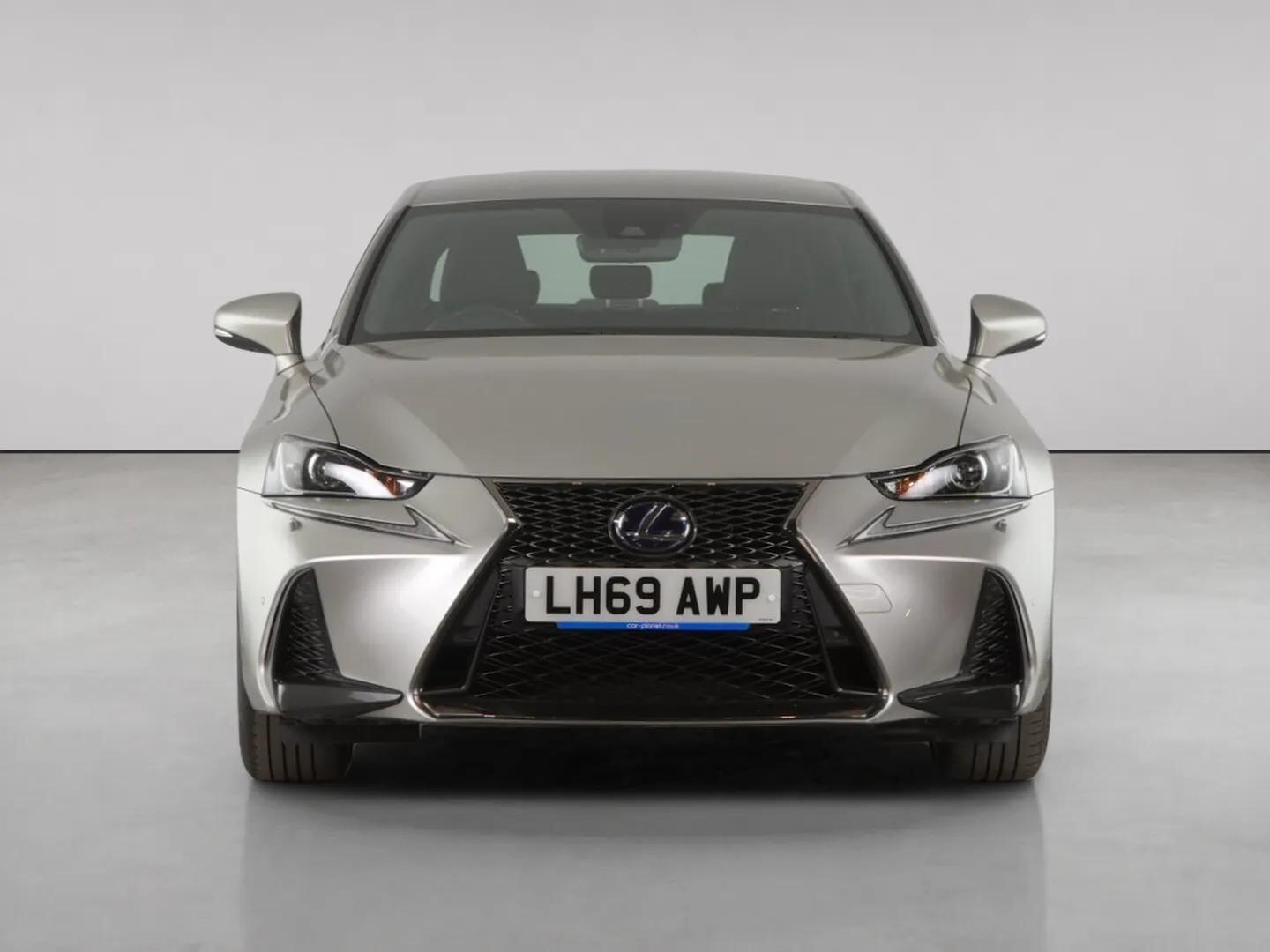 Lexus Is view 5