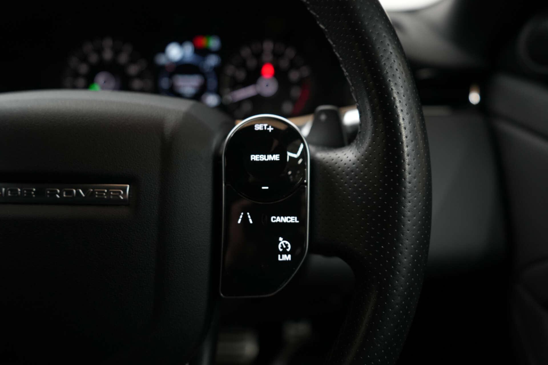 Land Rover Range Rover Evoque view 38
