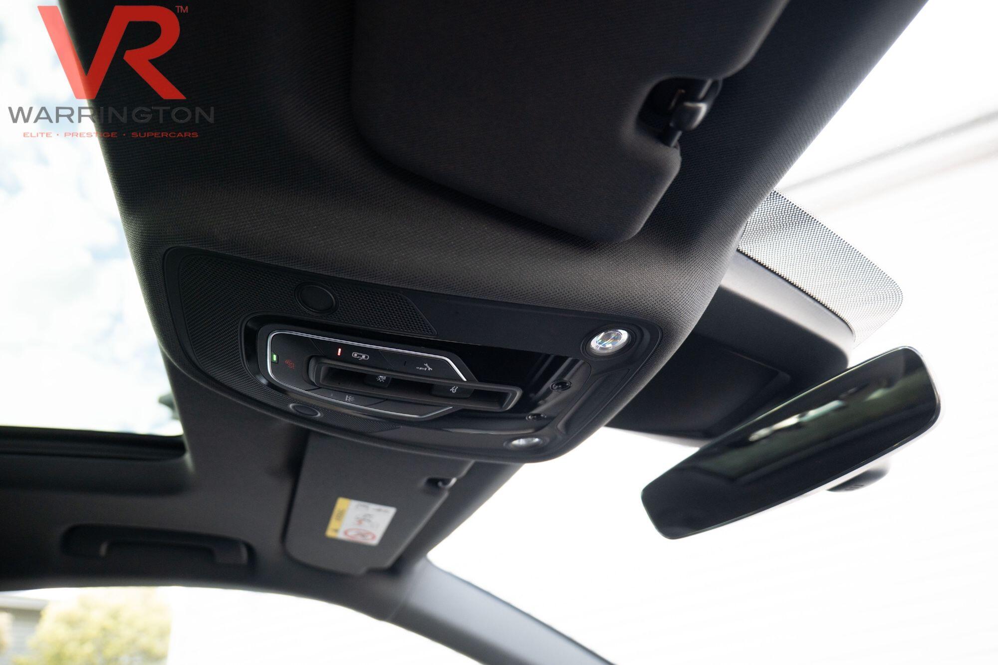 Audi Q8 view 33