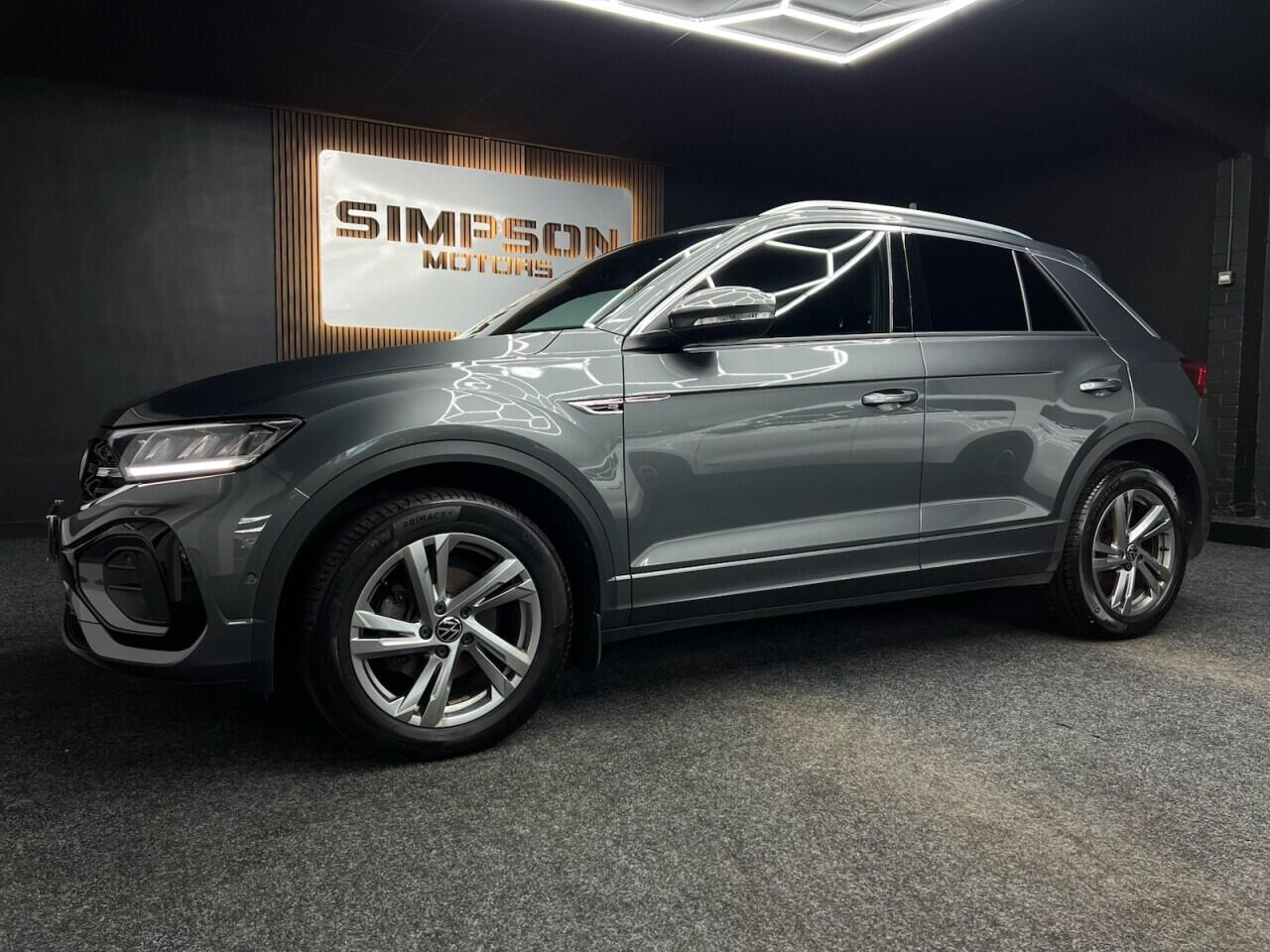 Volkswagen T-Roc view 3