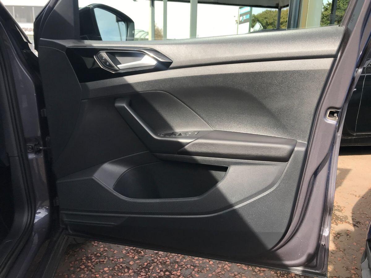 Volkswagen T-Cross view 16