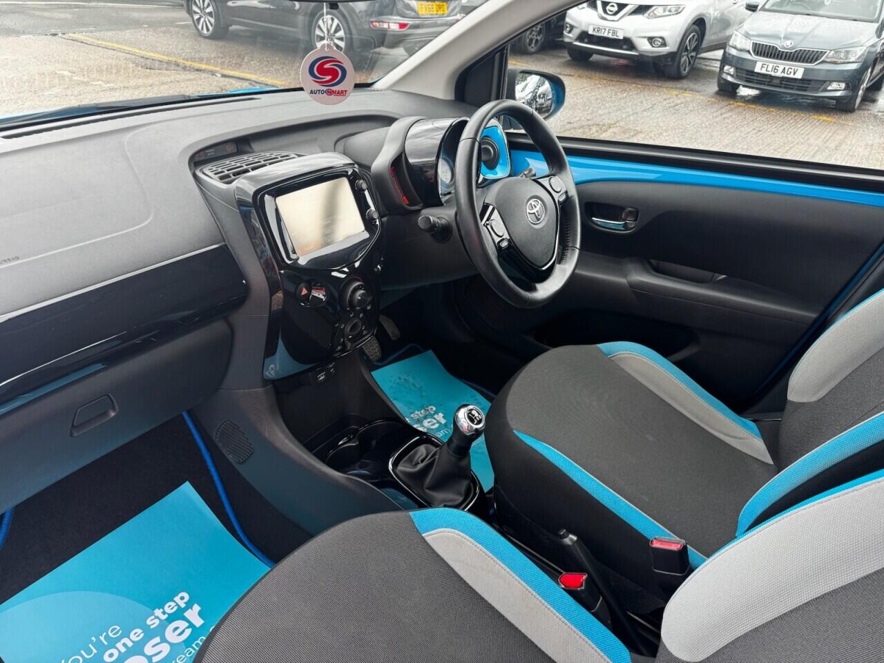 Toyota Aygo view 3
