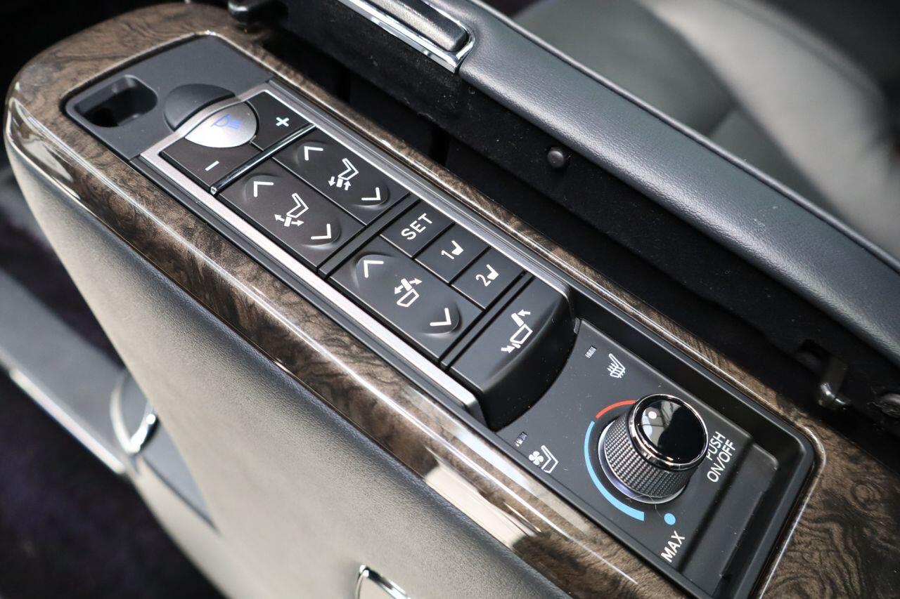 Toyota Alphard view 11