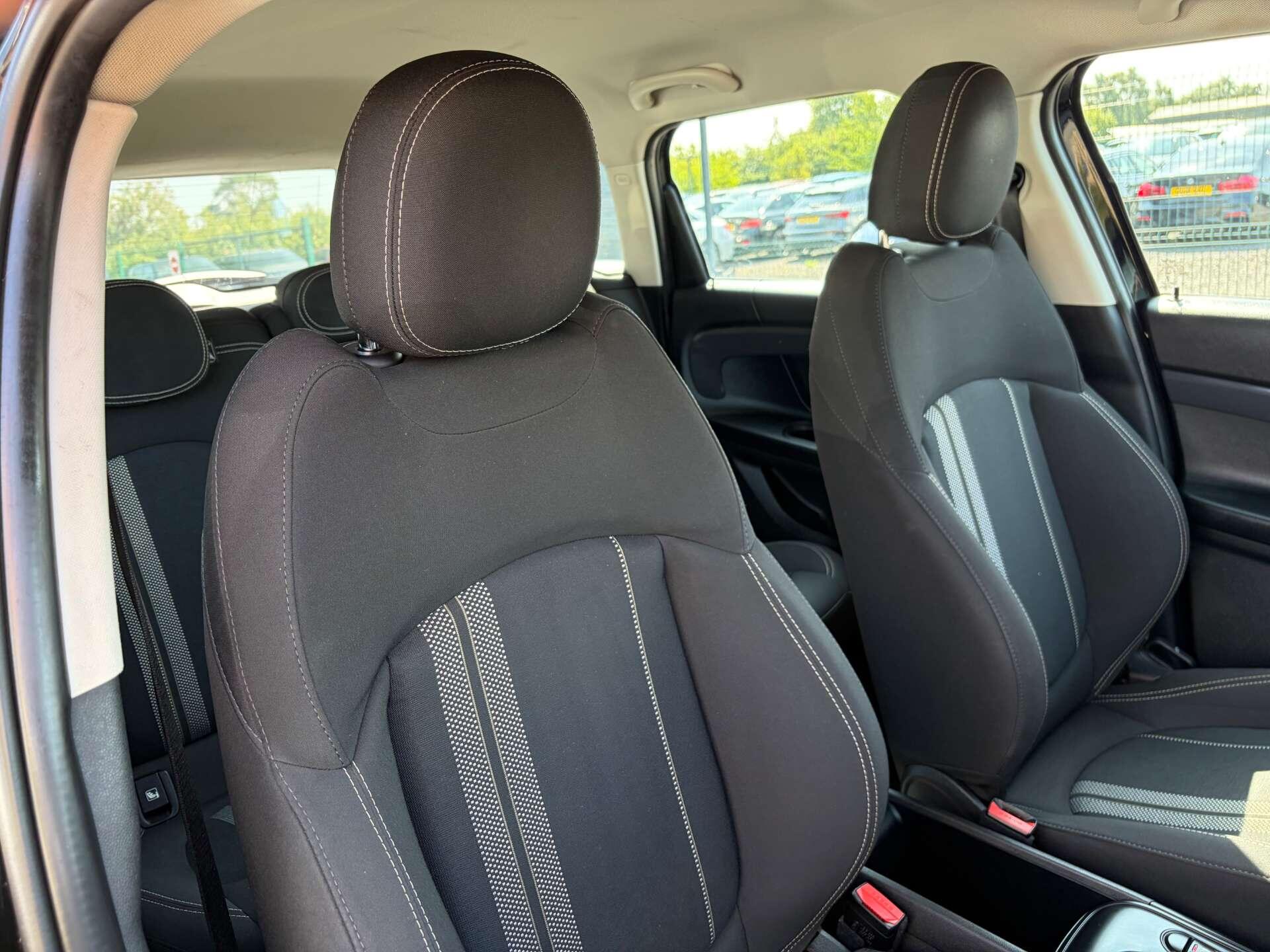 Mini Countryman view 35