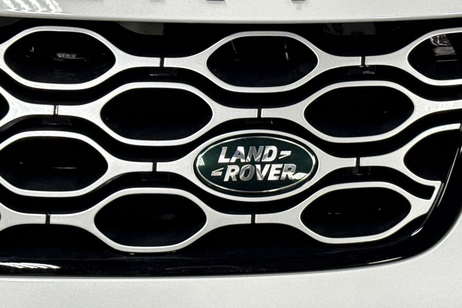 Land Rover Discovery Sport view 28
