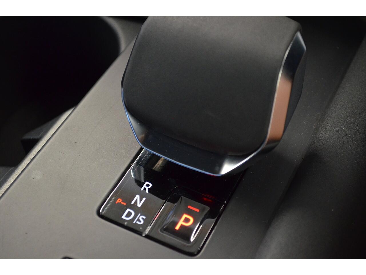 Land Rover Discovery view 43