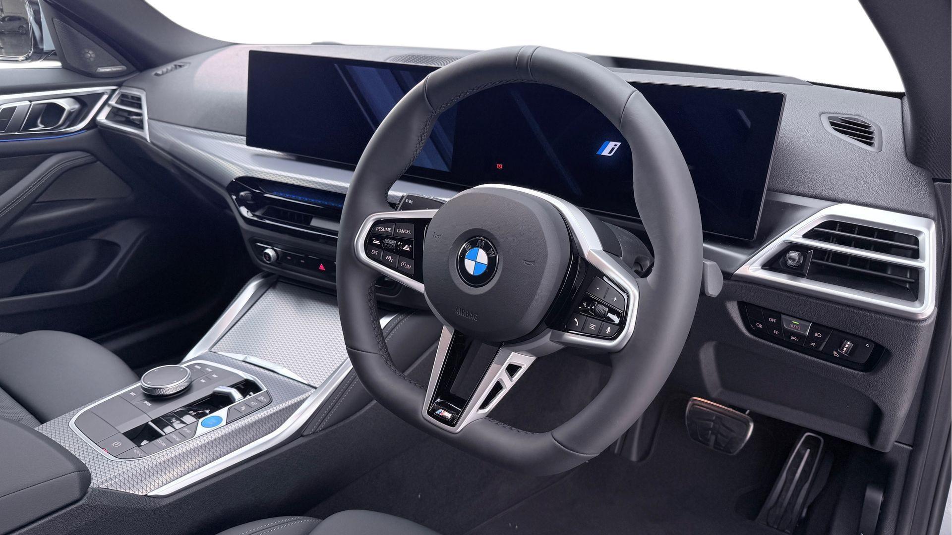 BMW i4 view 6