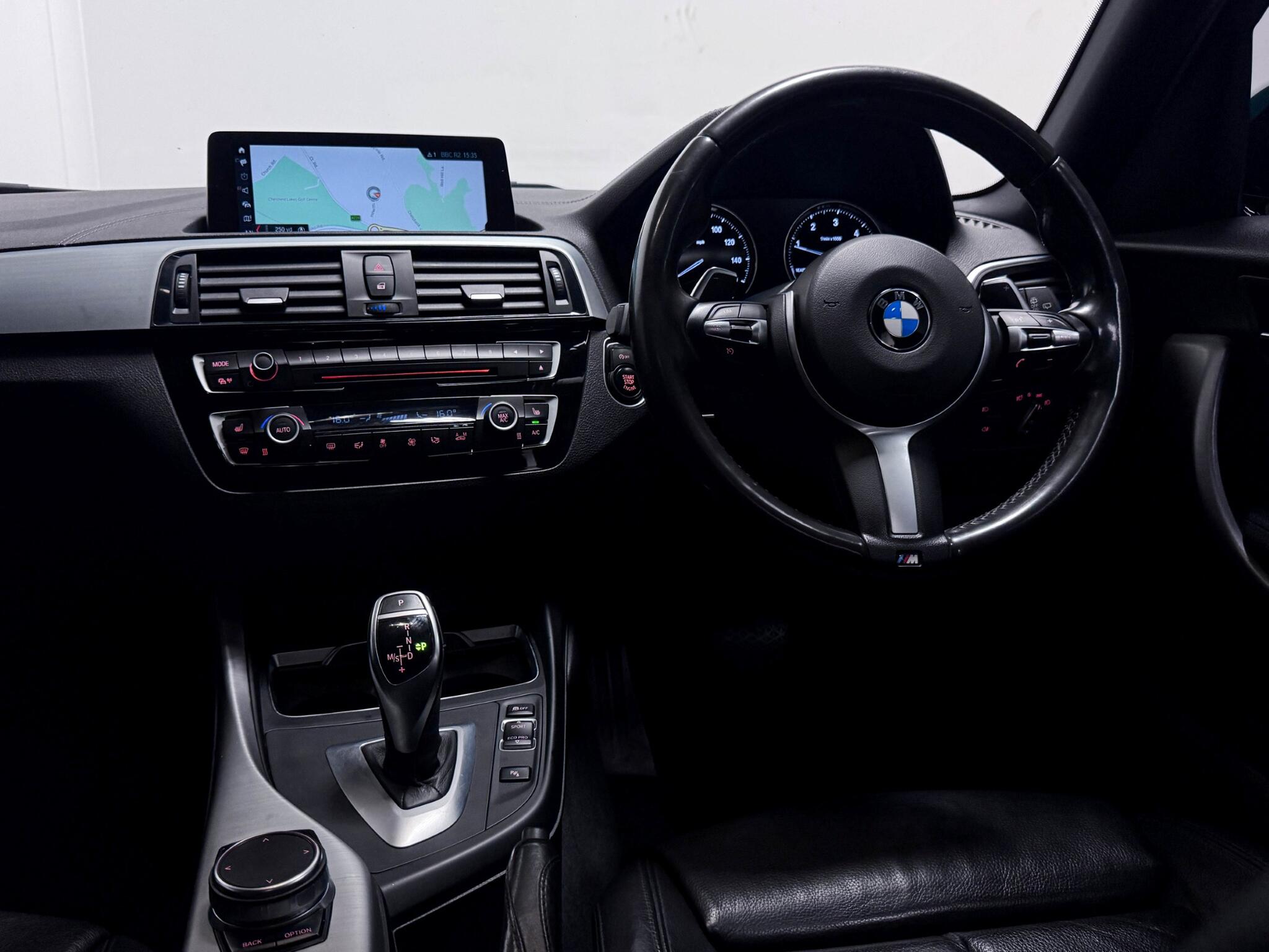 BMW 1 Series view 11