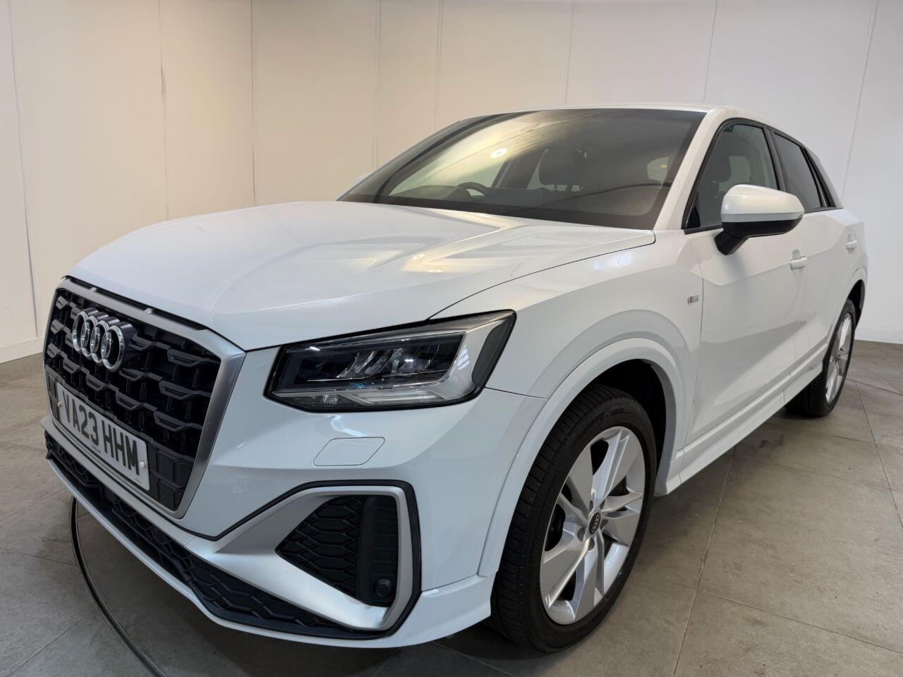 Audi Q2 view 7