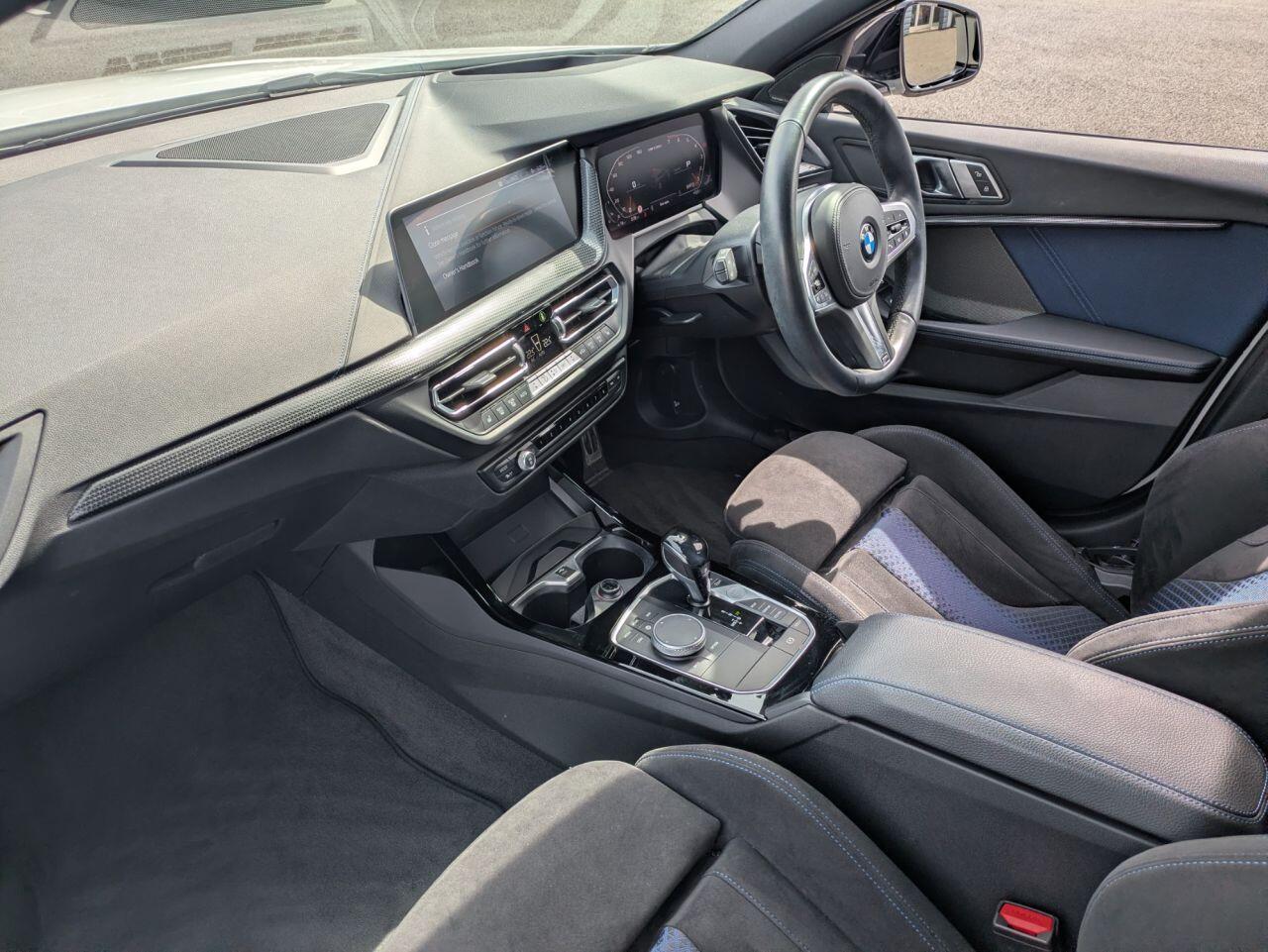 BMW 1 Series view 8