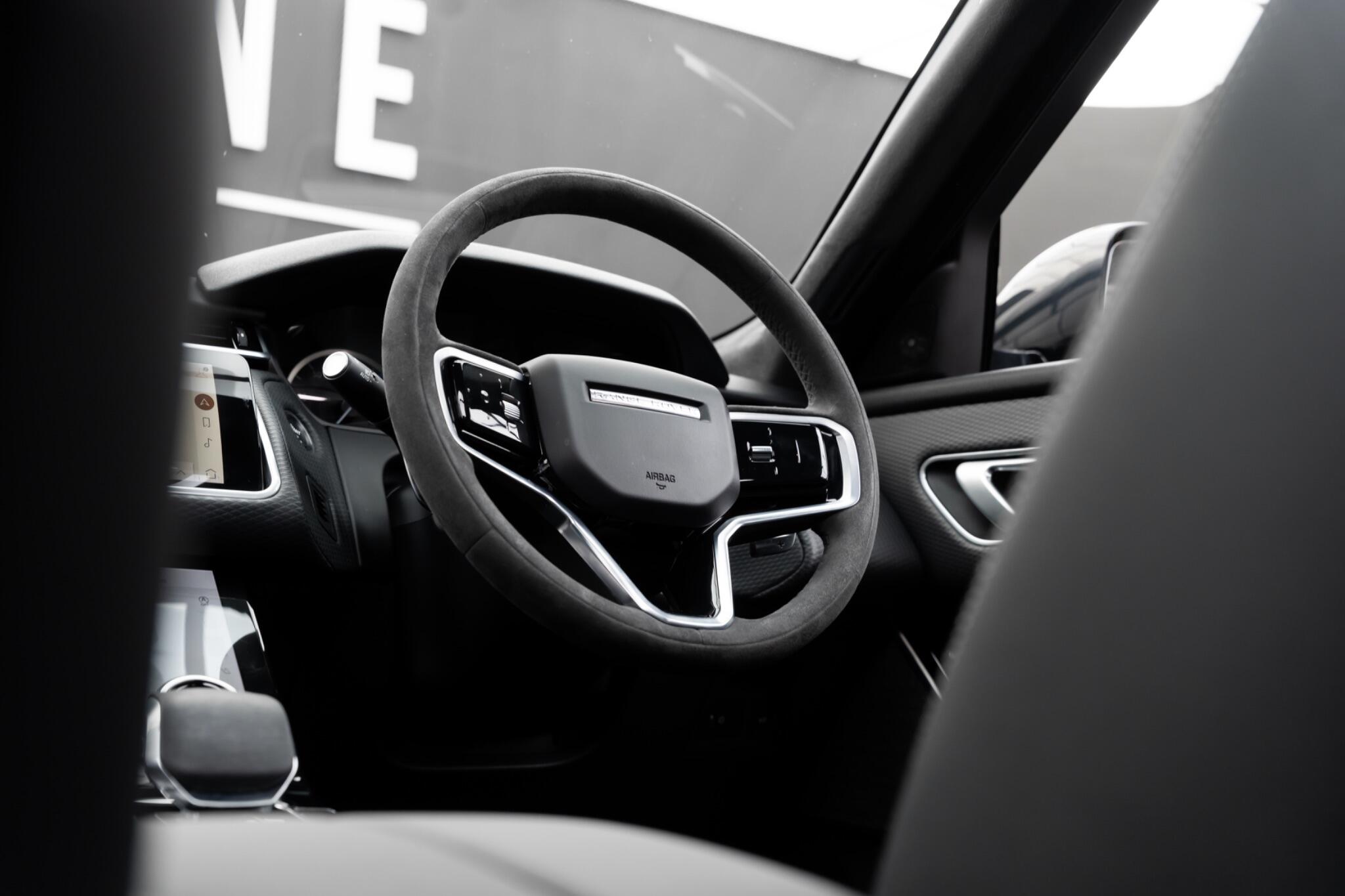 Land Rover Range Rover Velar view 35