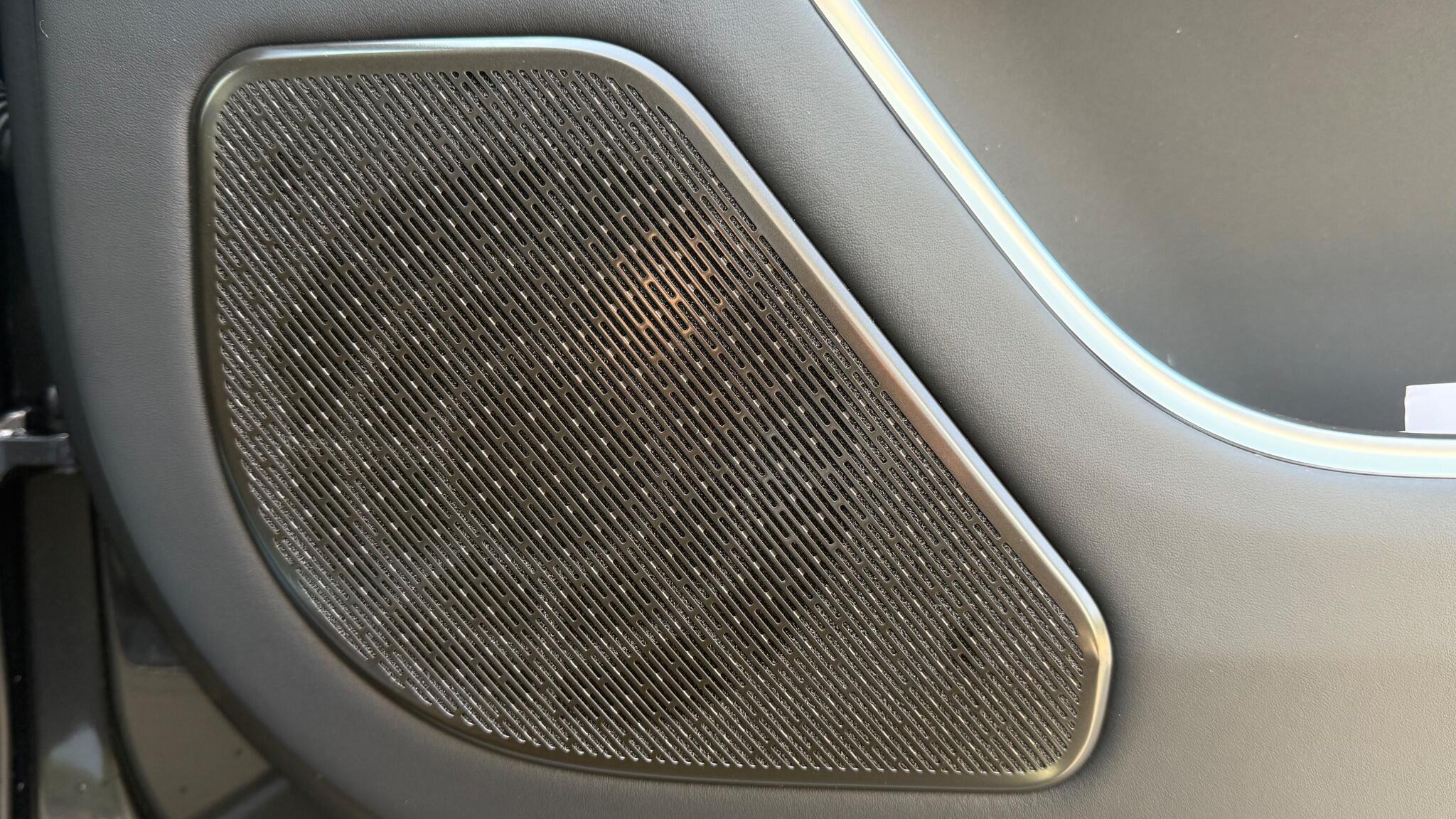 Land Rover Range Rover view 21