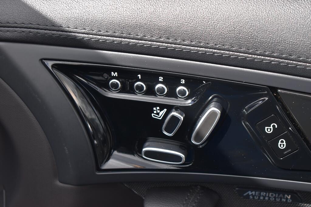 Jaguar F-Type view 38