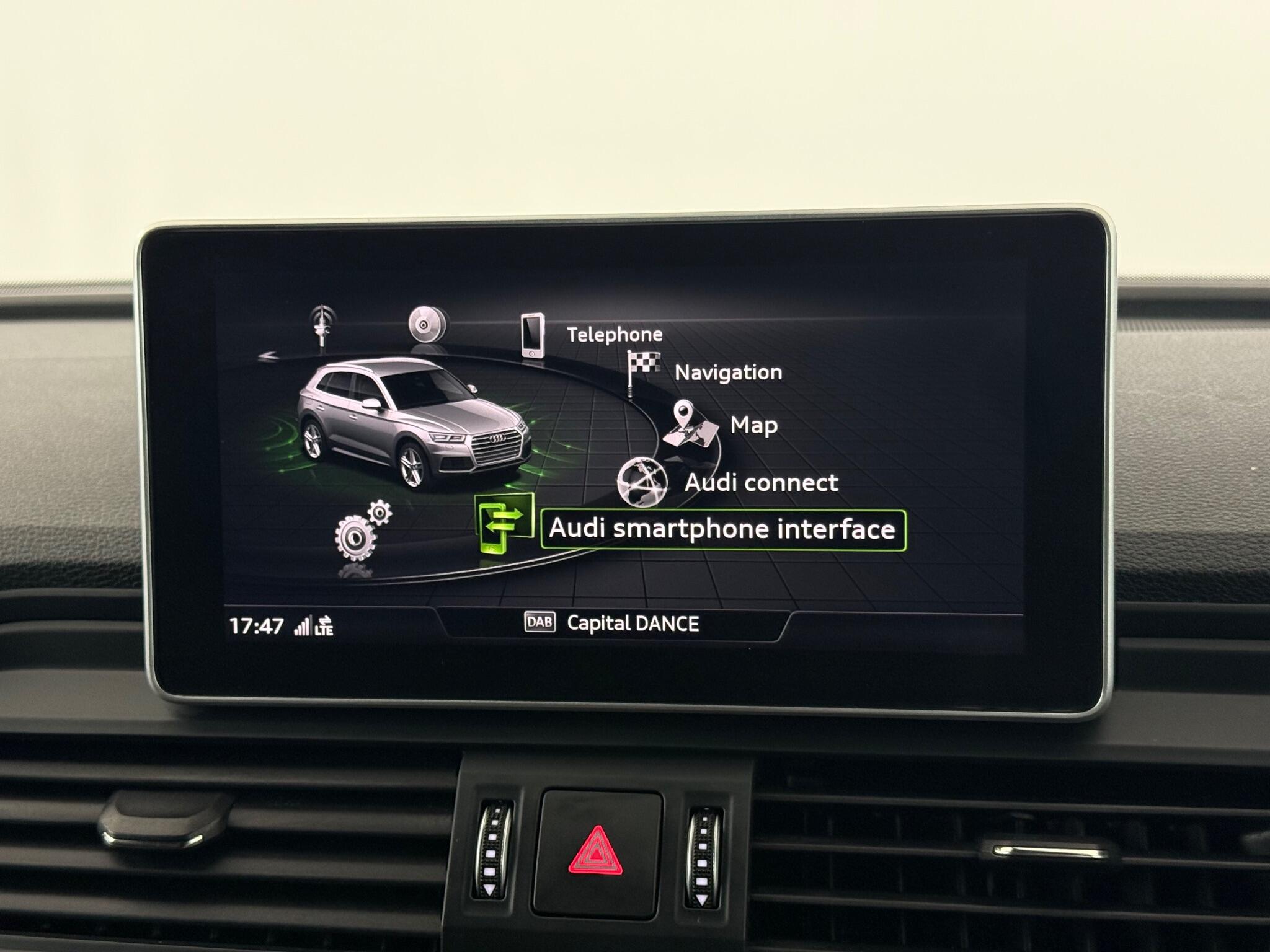 Audi Q5 view 24