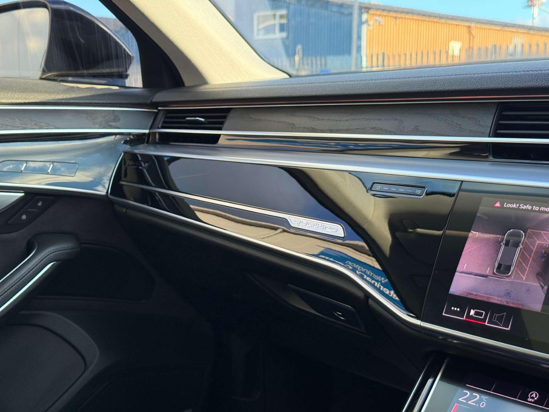 Audi A8 view 47
