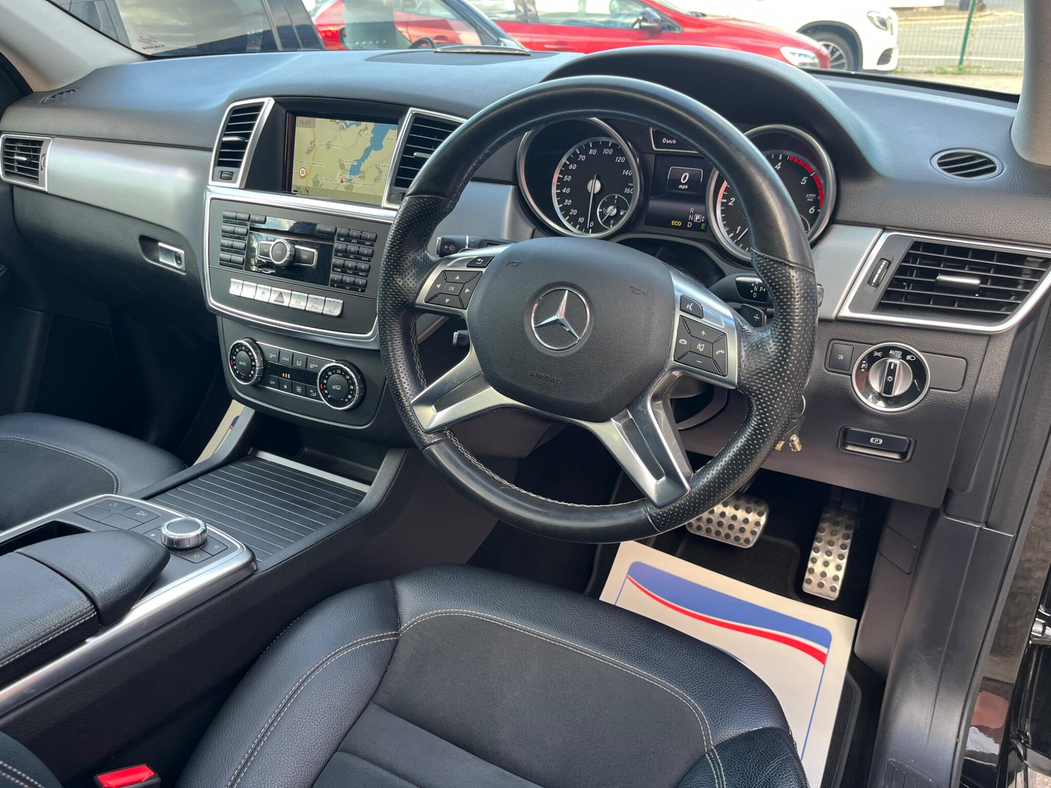Mercedes-Benz M-Class view 41