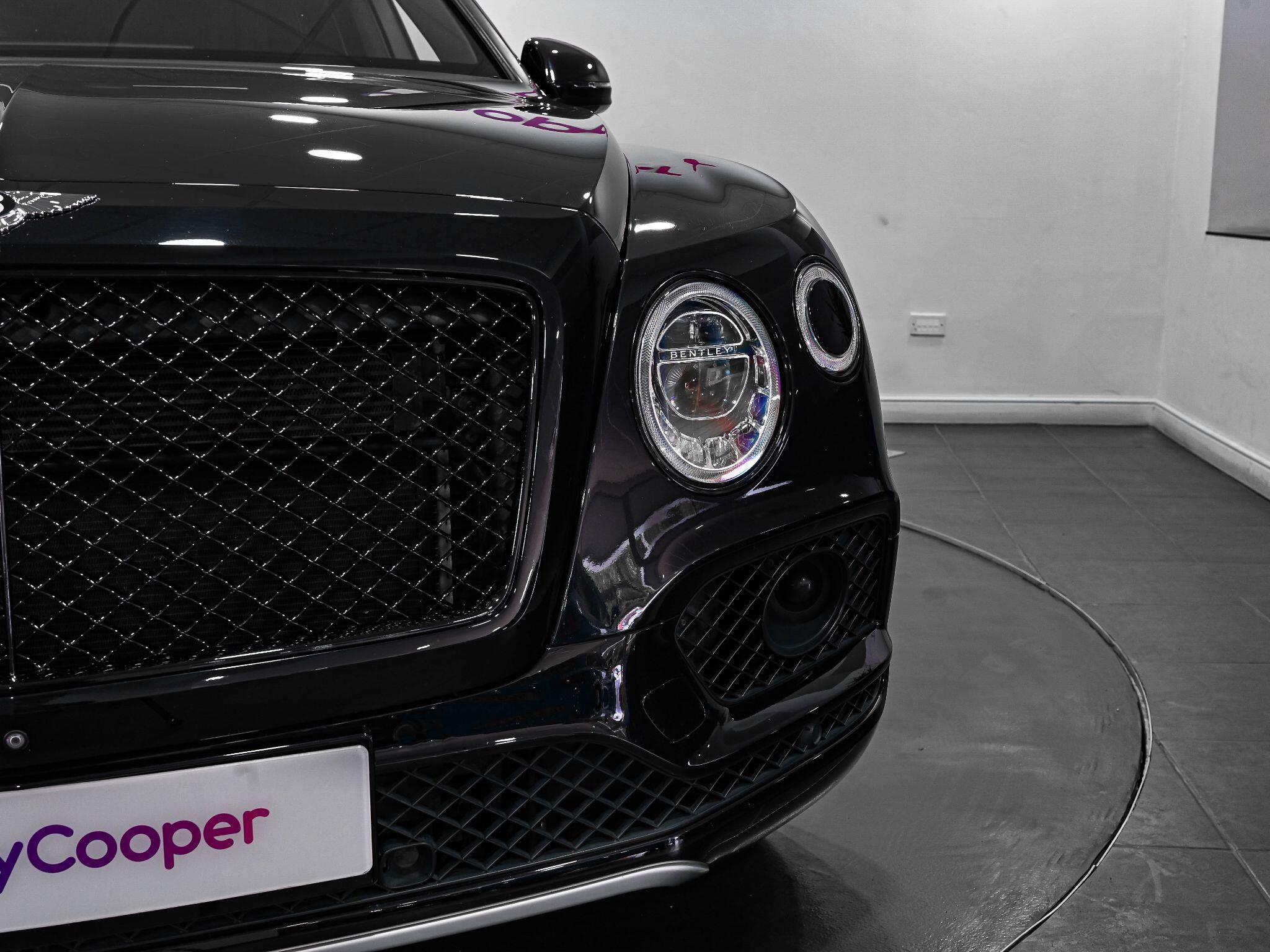 Bentley Bentayga view 29