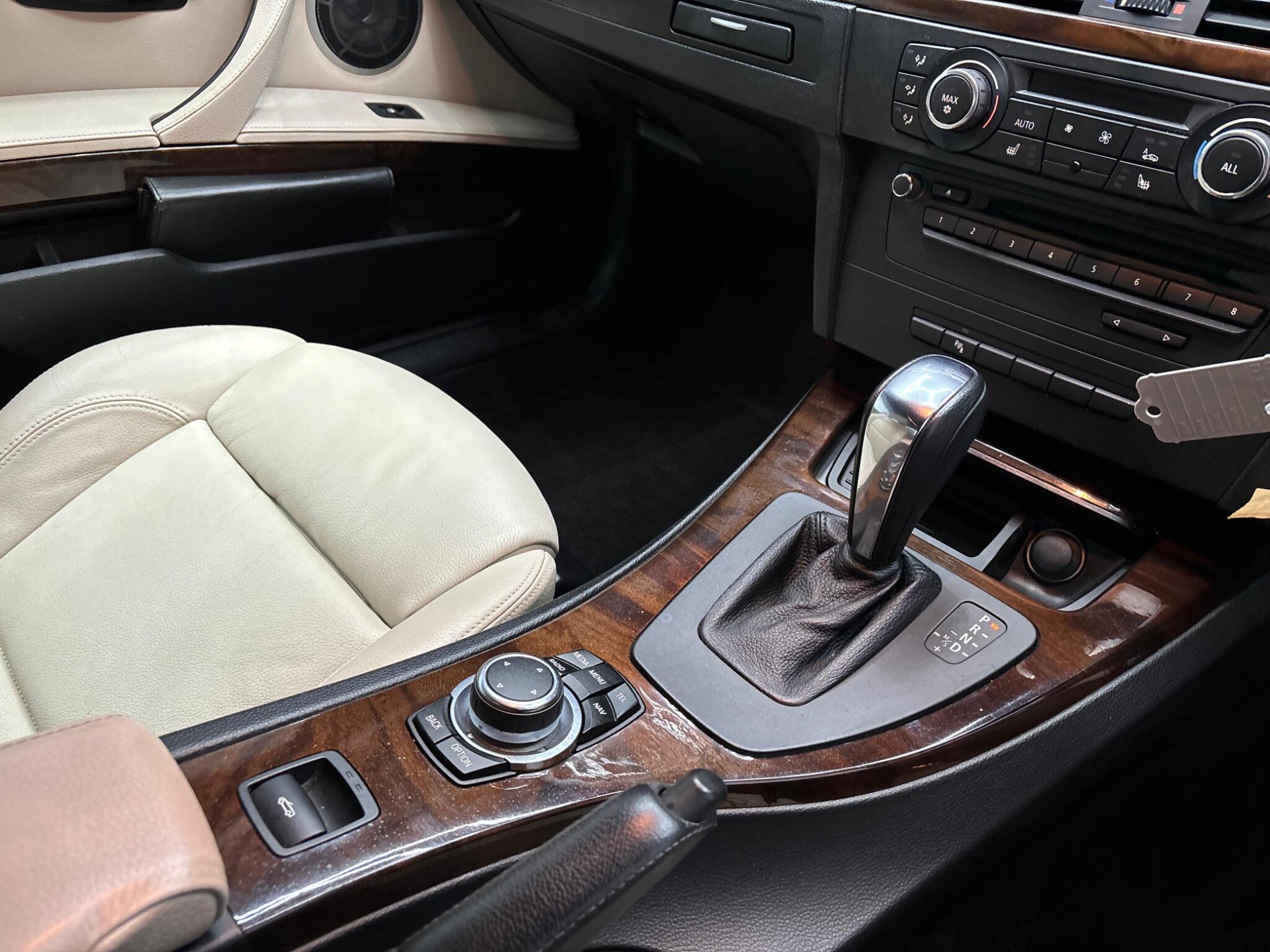BMW 3 Series view 9