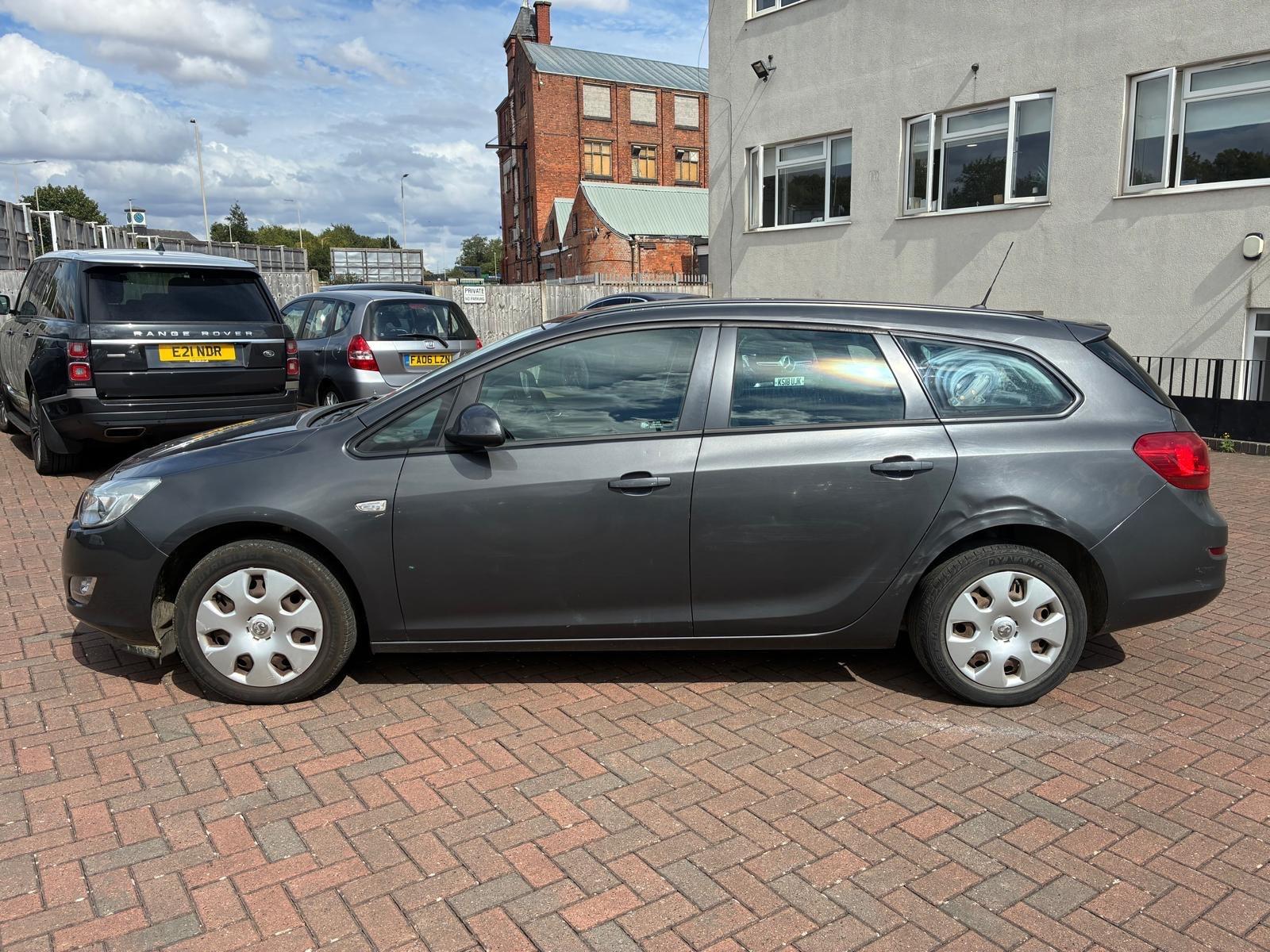 Vauxhall Astra view 6