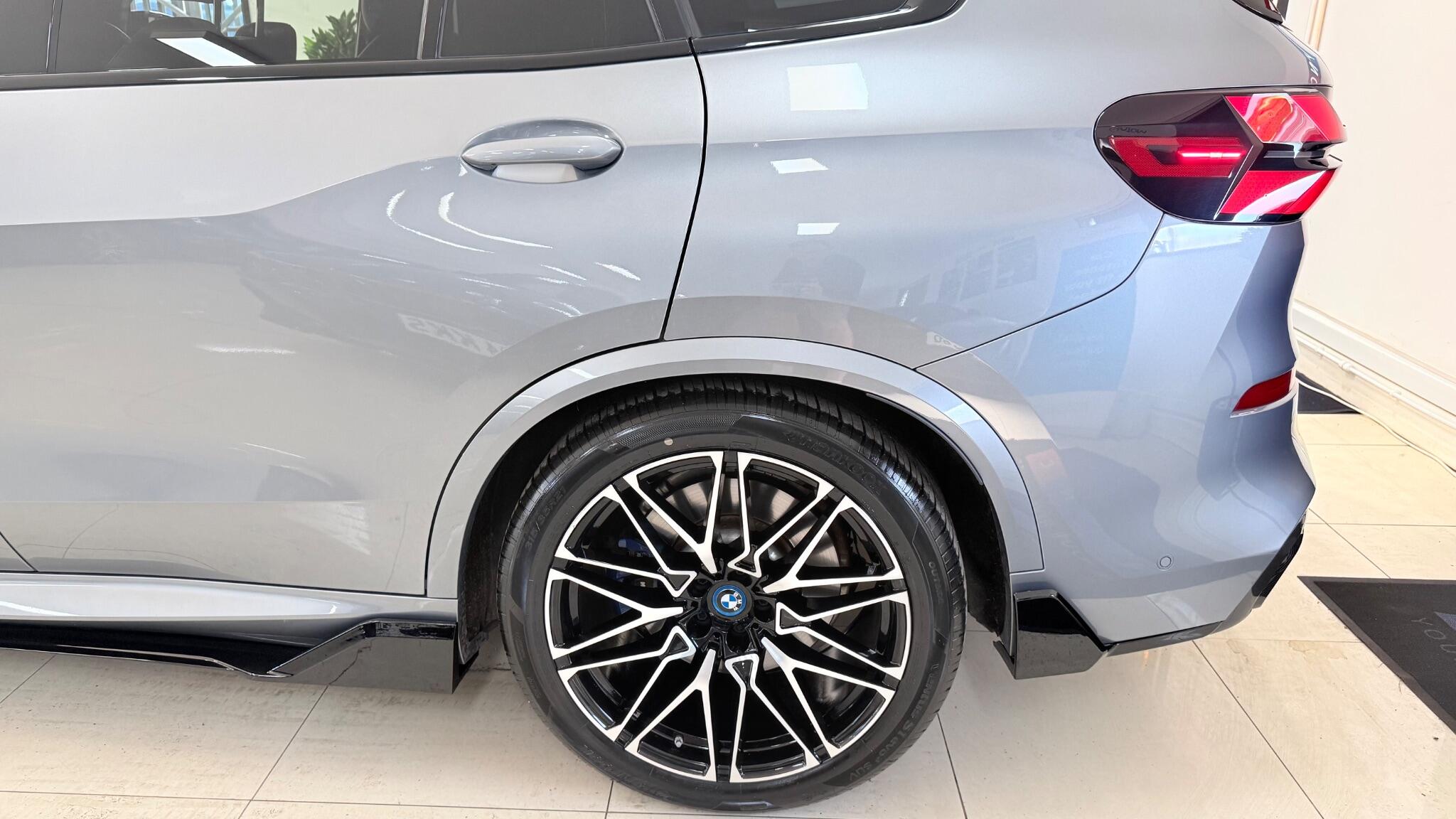 BMW X5 view 45