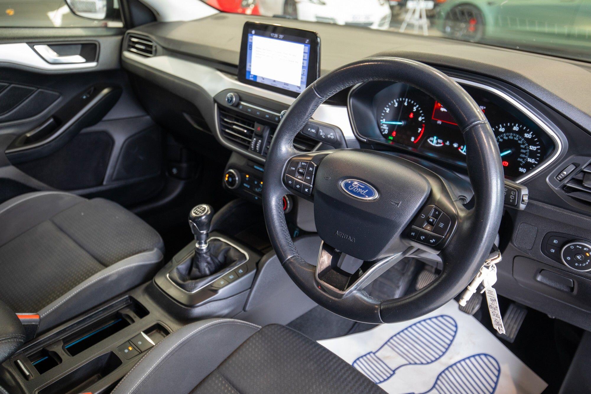 Ford Focus view 2