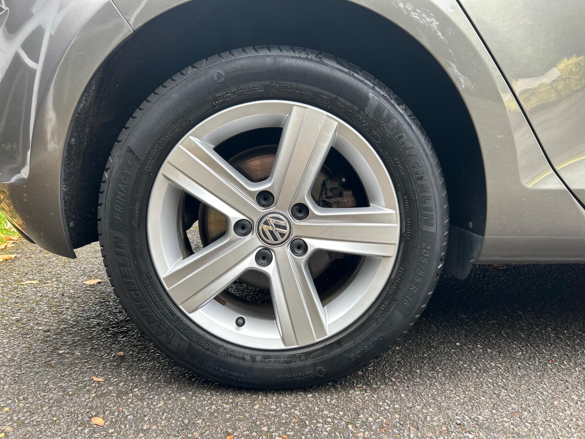 Volkswagen Golf view 28