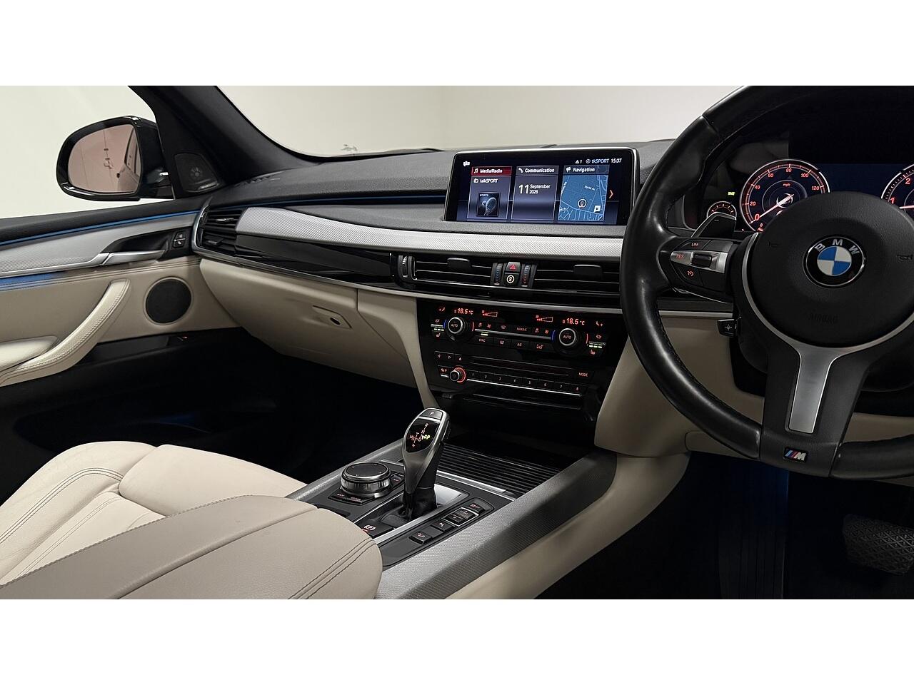 BMW X5 view 22