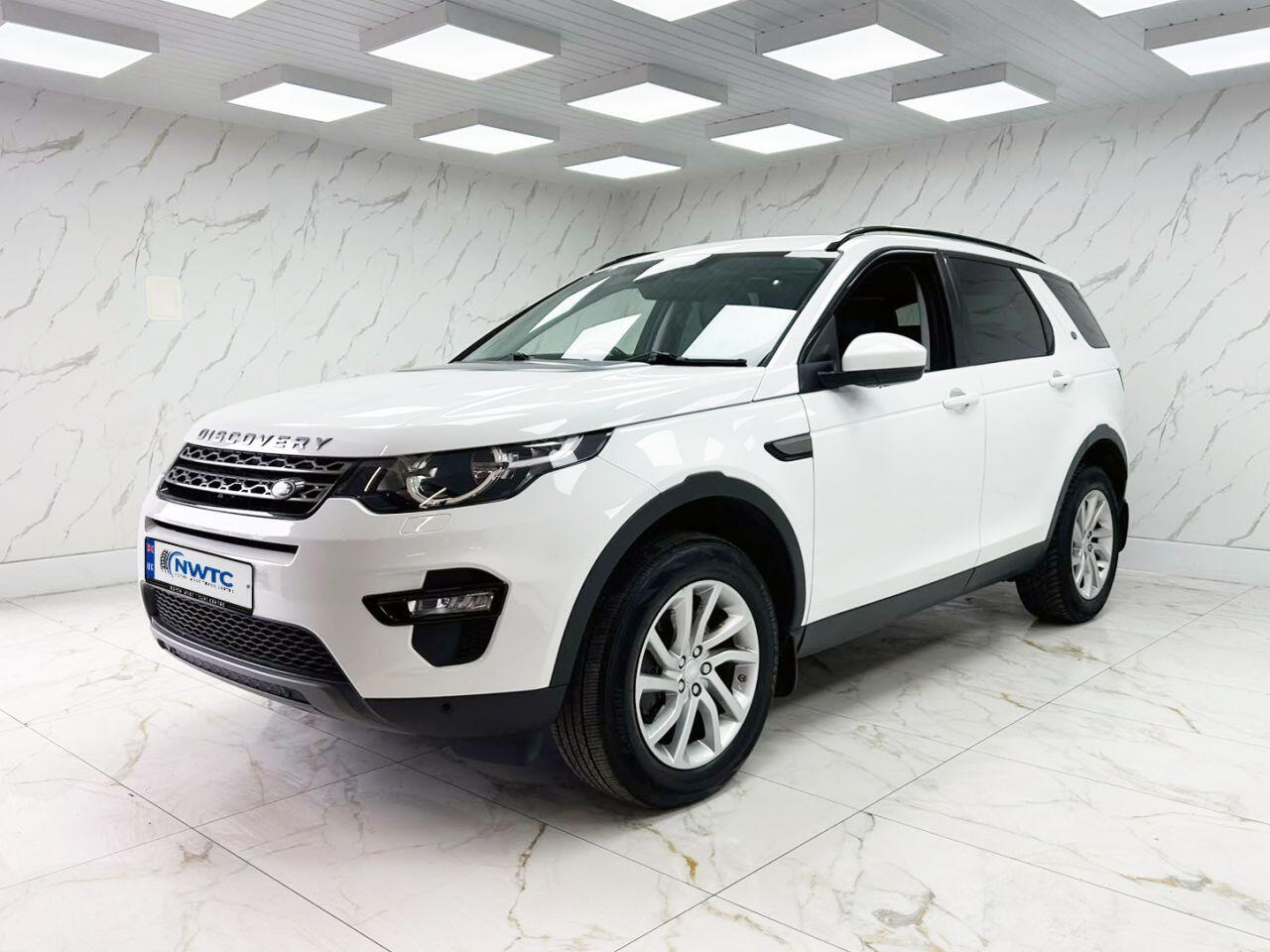 Land Rover Discovery Sport view 7